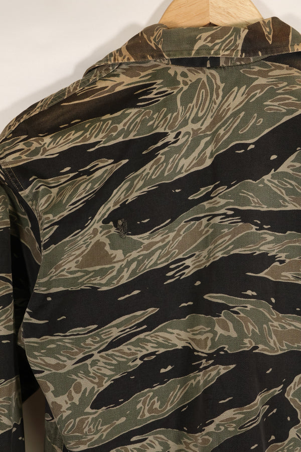 Real Silver Tiger Stripe Asian Cut A-L size shirt Used in good condition