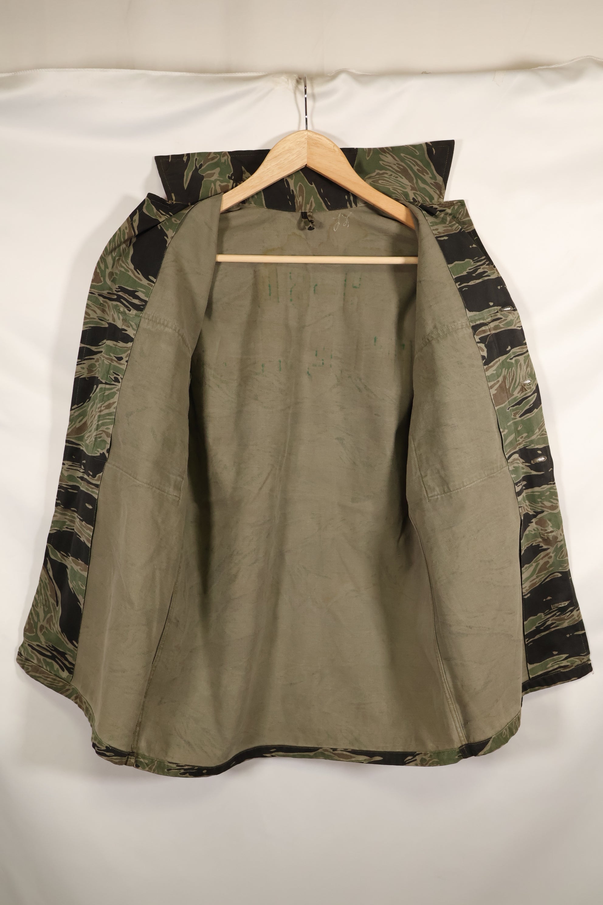 実物　USカット　シルバータイガーストライプ　シャツ　推定US-M　状態良い　背面ステンシルあり