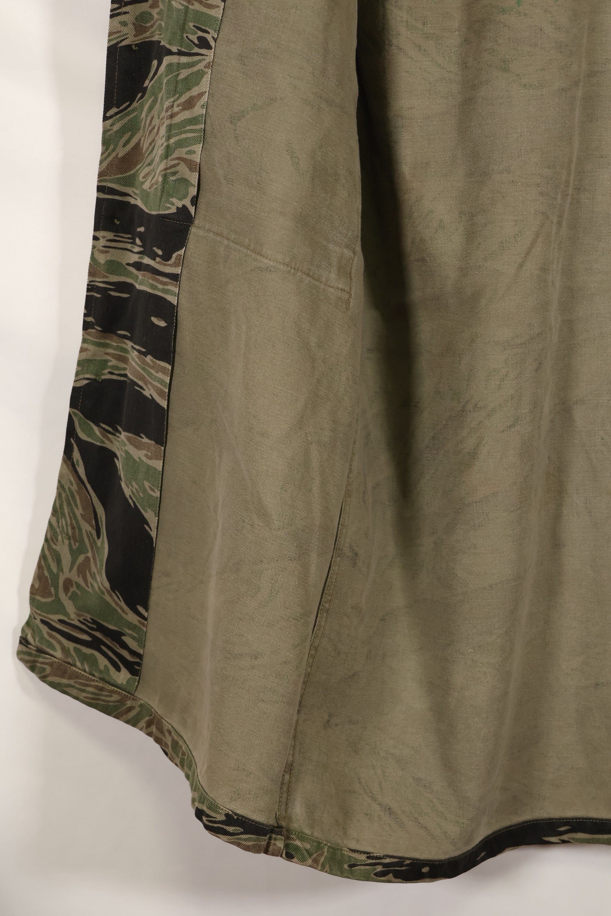 実物　USカット　シルバータイガーストライプ　シャツ　推定US-M　状態良い　背面ステンシルあり