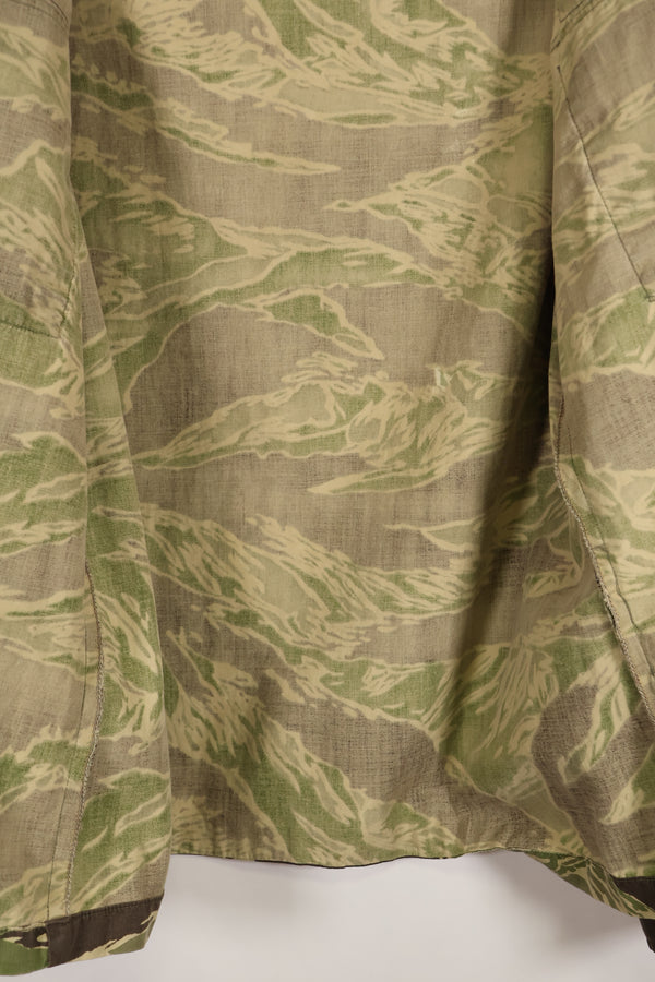 1968 Costume for the movie "Green Beret" and "Encounter of the Unknown" John Wayne Pattern Tiger Stripe Shirt