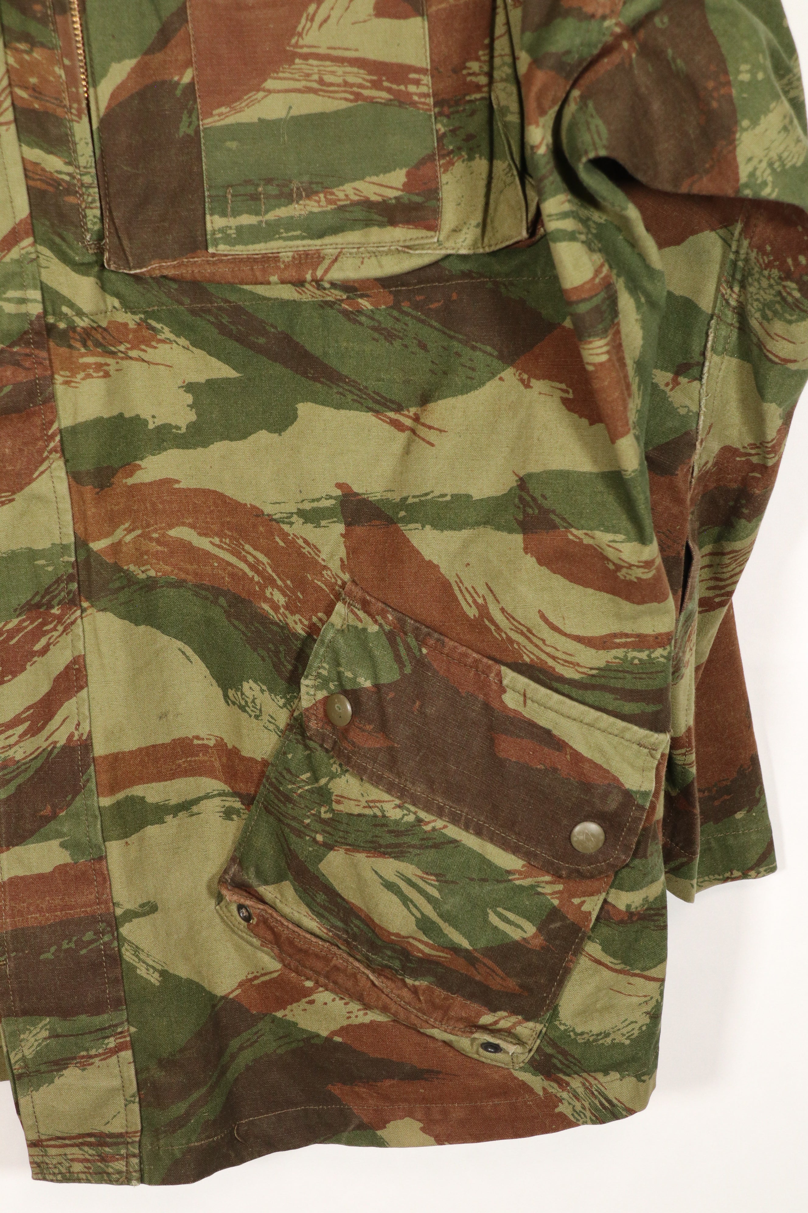 Real 1950s French Army Lizard Camouflage TAP 47/54 Airborne Jacket, almost unused.