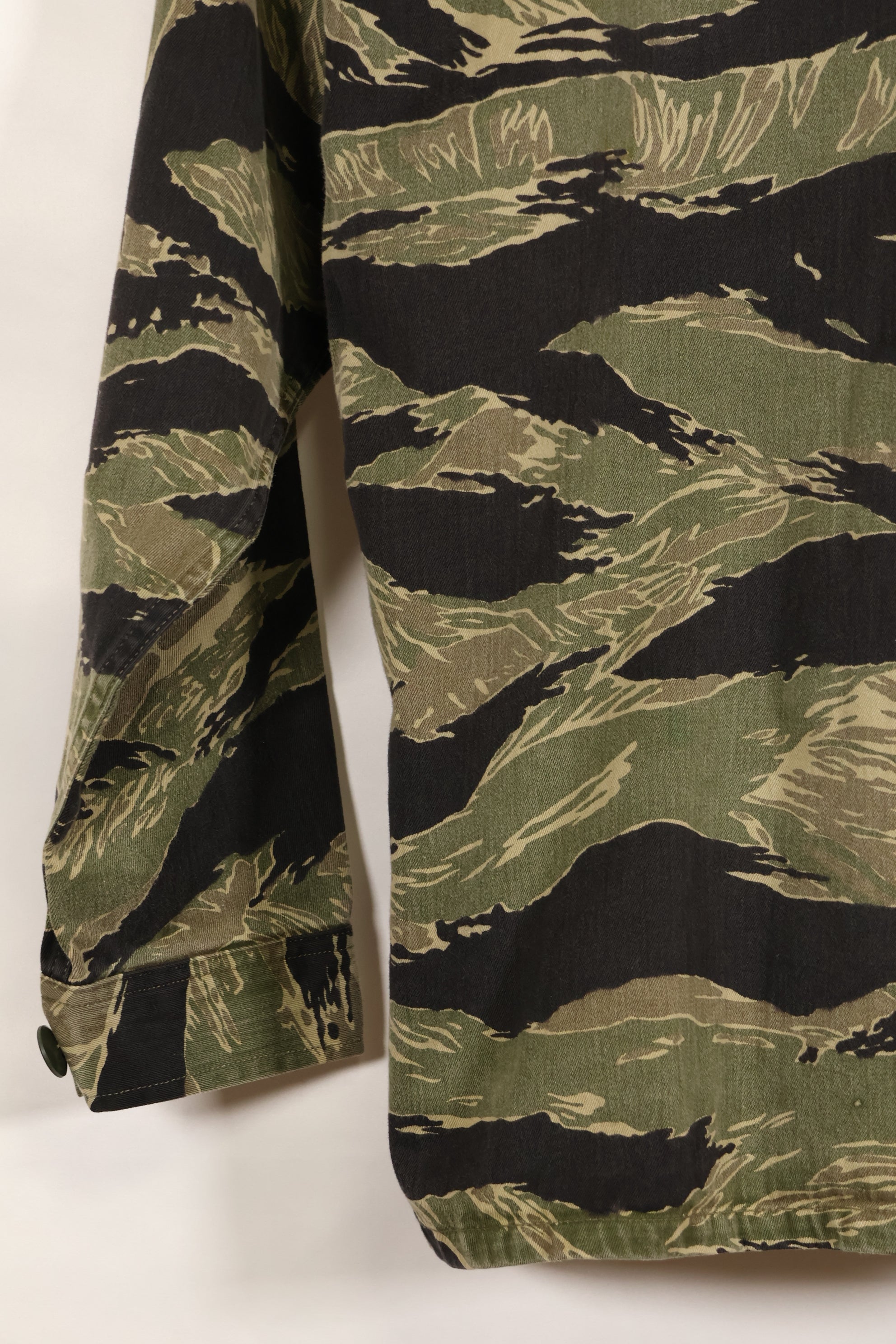 1960s A-M Okinawa Tiger Tiger Stripe Shirt Asian Cut in good used condition