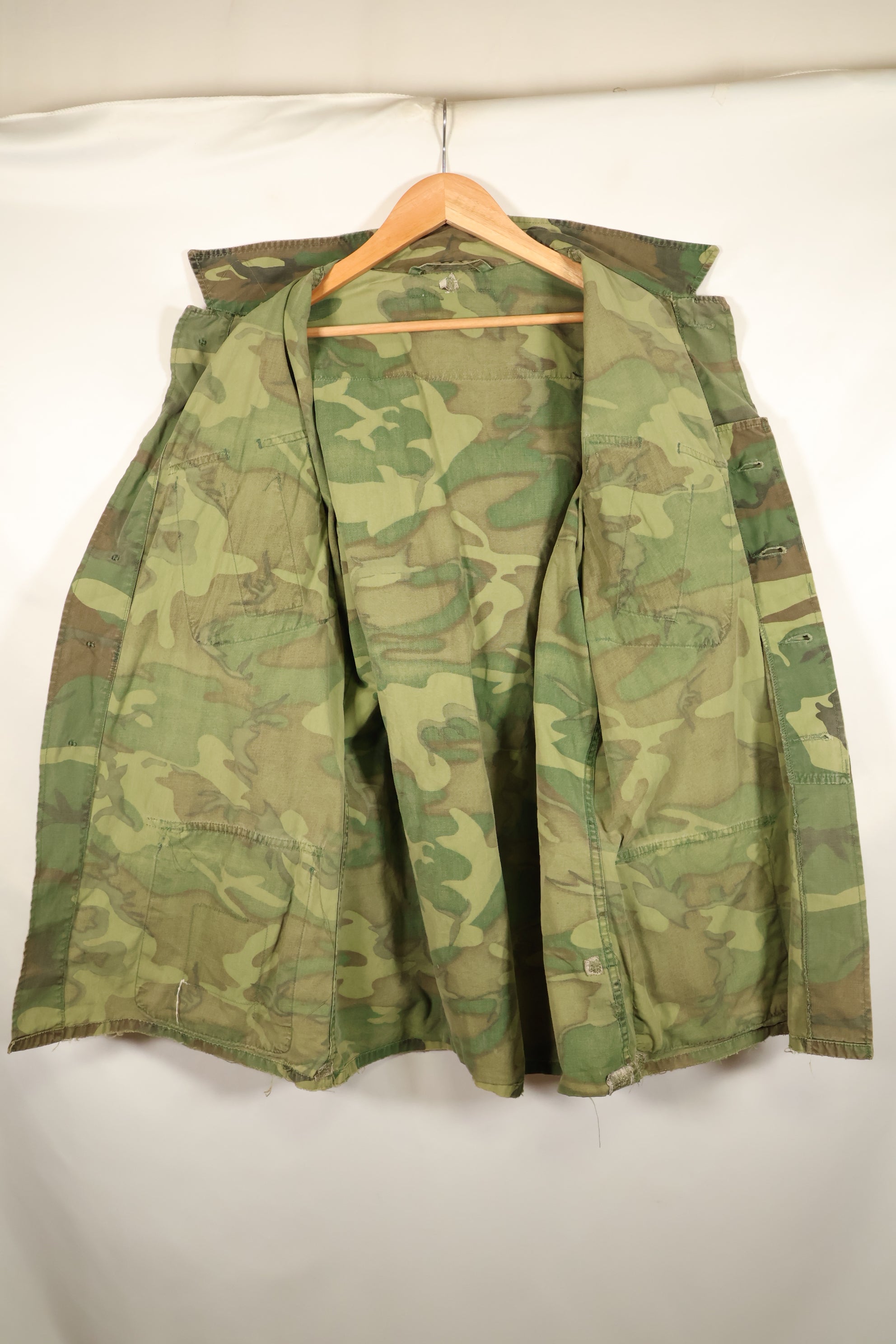 Estimated 1966–67 | Estimated M-R | No label | ERDL camouflage | Early print | Short-sleeve custom fatigue jacket | Used