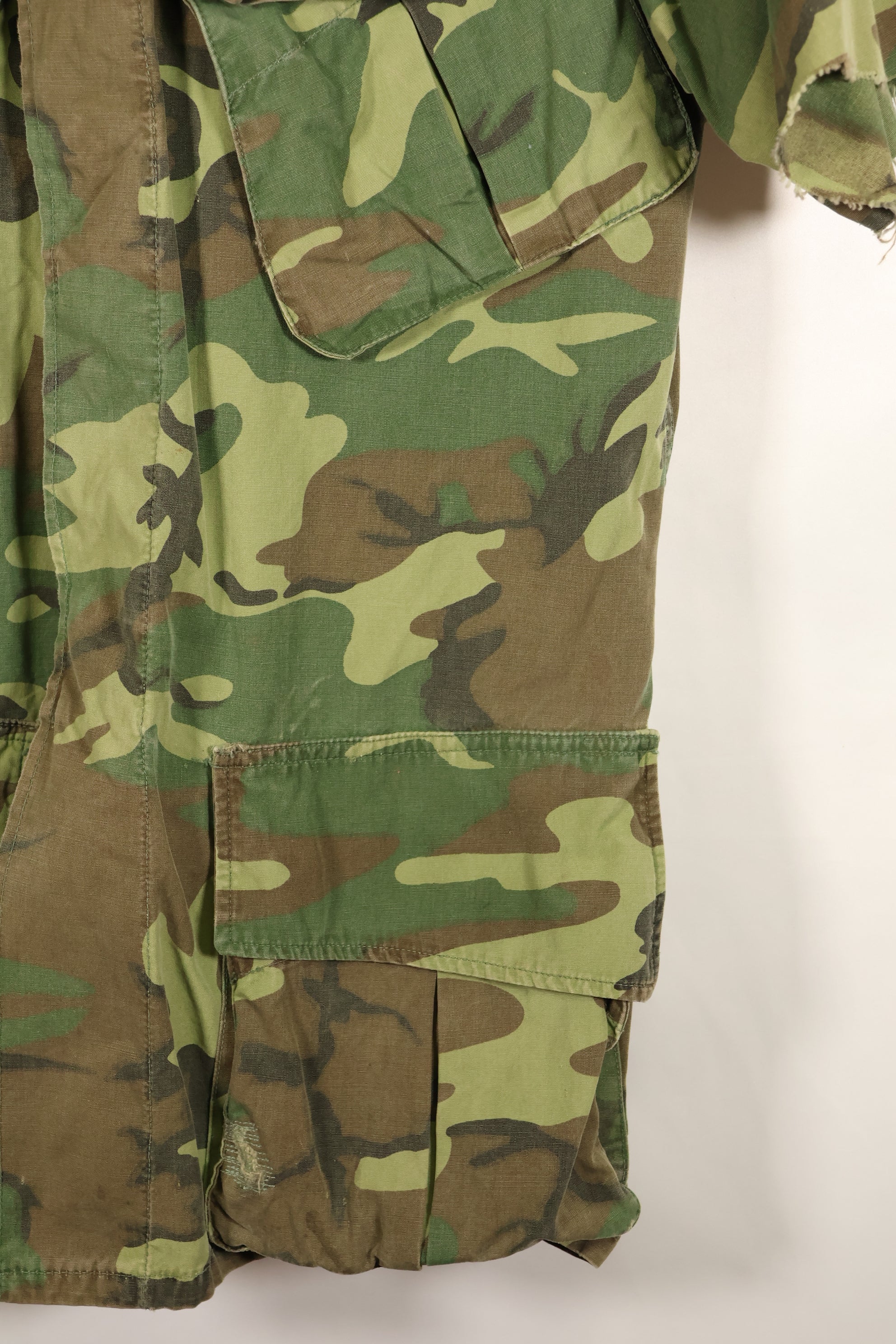 Estimated circa 1966–67; Estimated S-R; Early print; ERDL leaf camouflage; No rip; Fatigue jacket; Short sleeves; Used