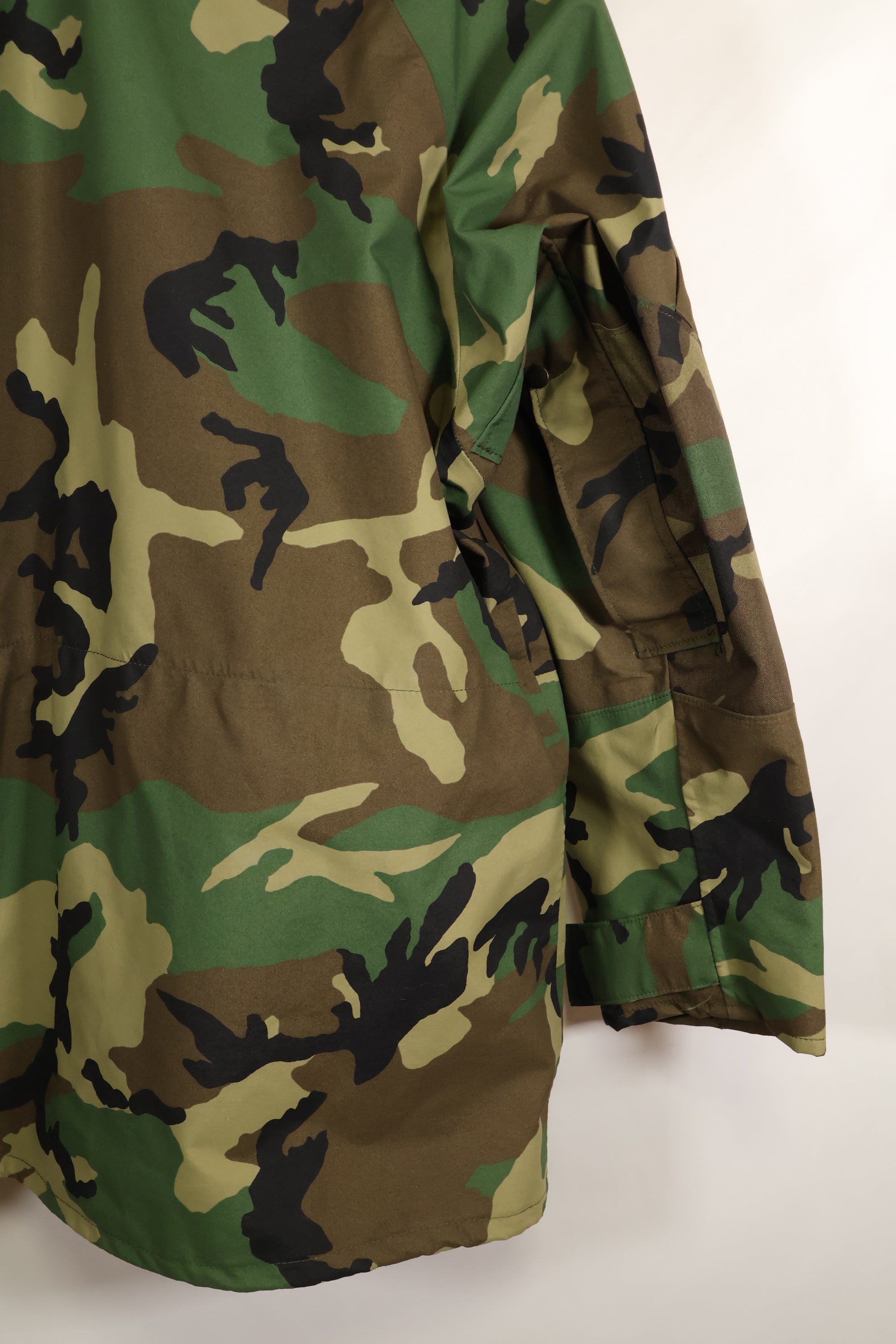 1997 Contract M-R U.S. Army Woodland Camouflage ECWCS Gen1 Gore-Tex Hoodie, Used