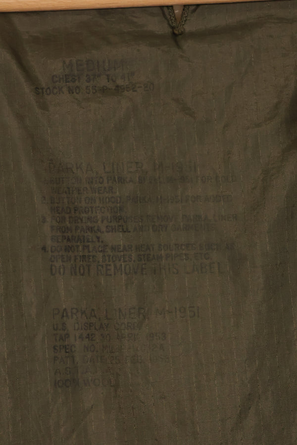 Early 1950s MEDIUM M51 Field Parka with coyote hood, used.