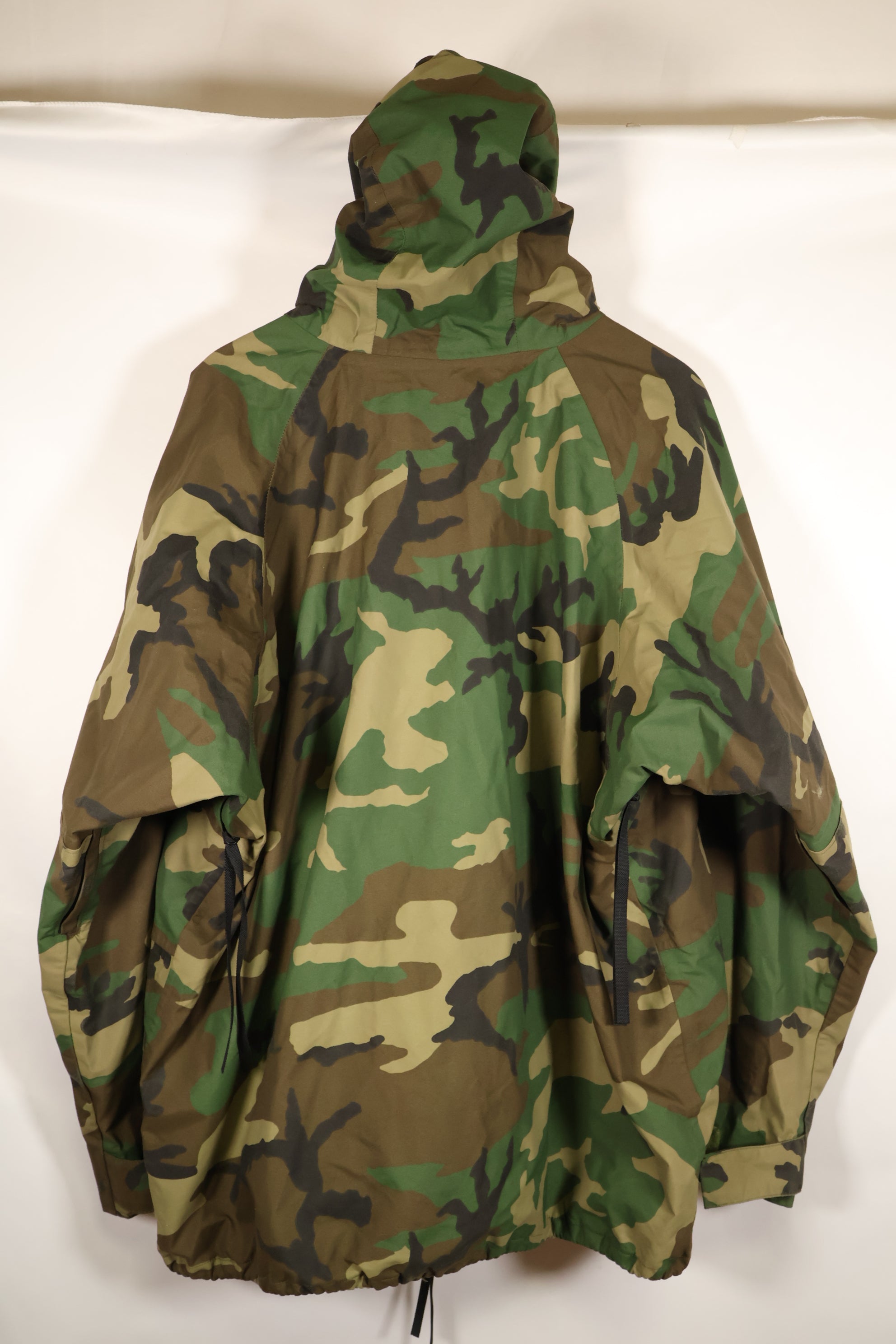 1990 Contract U.S. Army ECWCS 1st Generation Gore-Tex Parka, Woodland Camo, X-Large, Regular Fit, Used