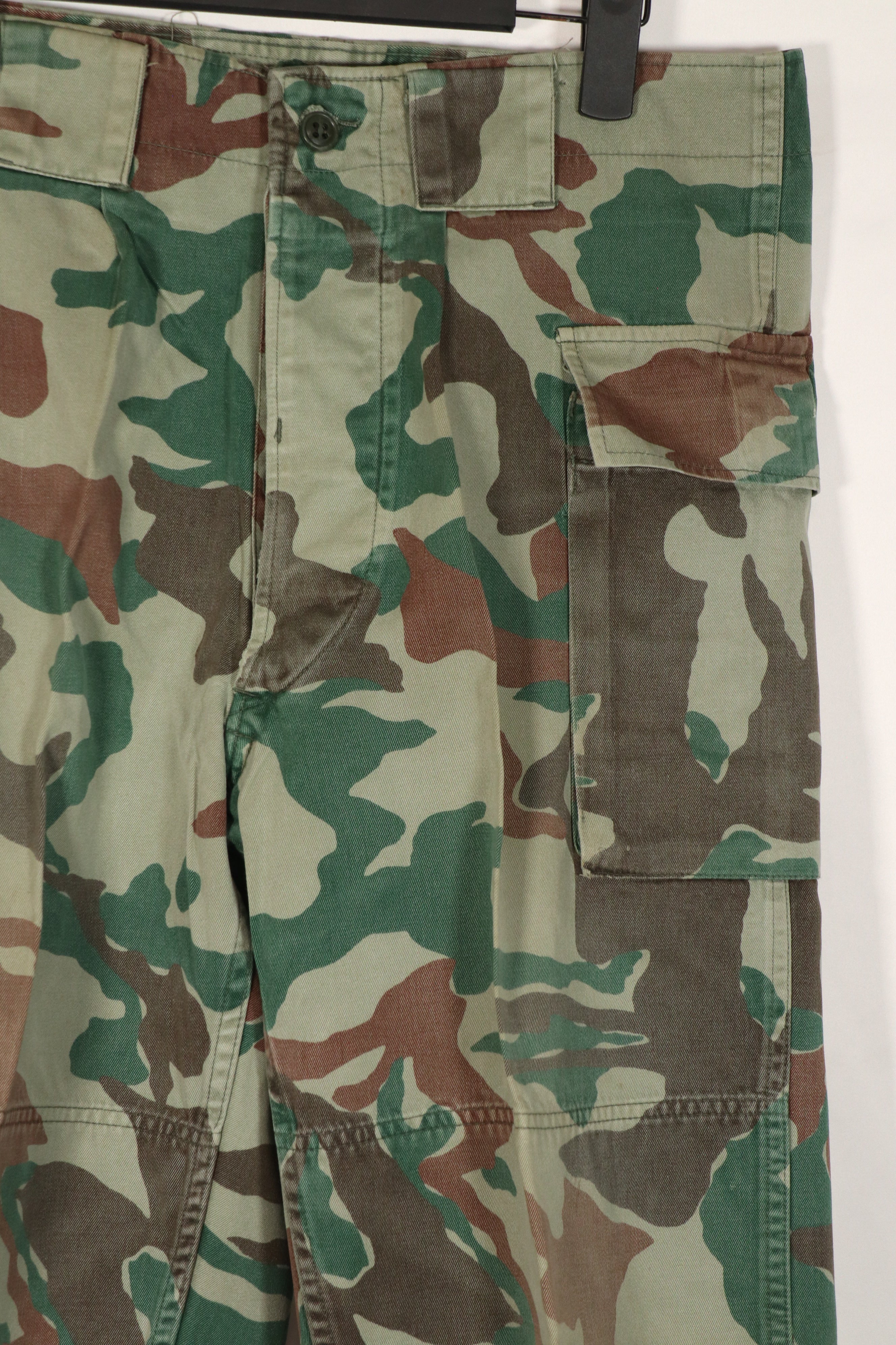 Real Japan Ground Self-Defense Force 1980's Kumazasa camouflage pants, used, scratches.