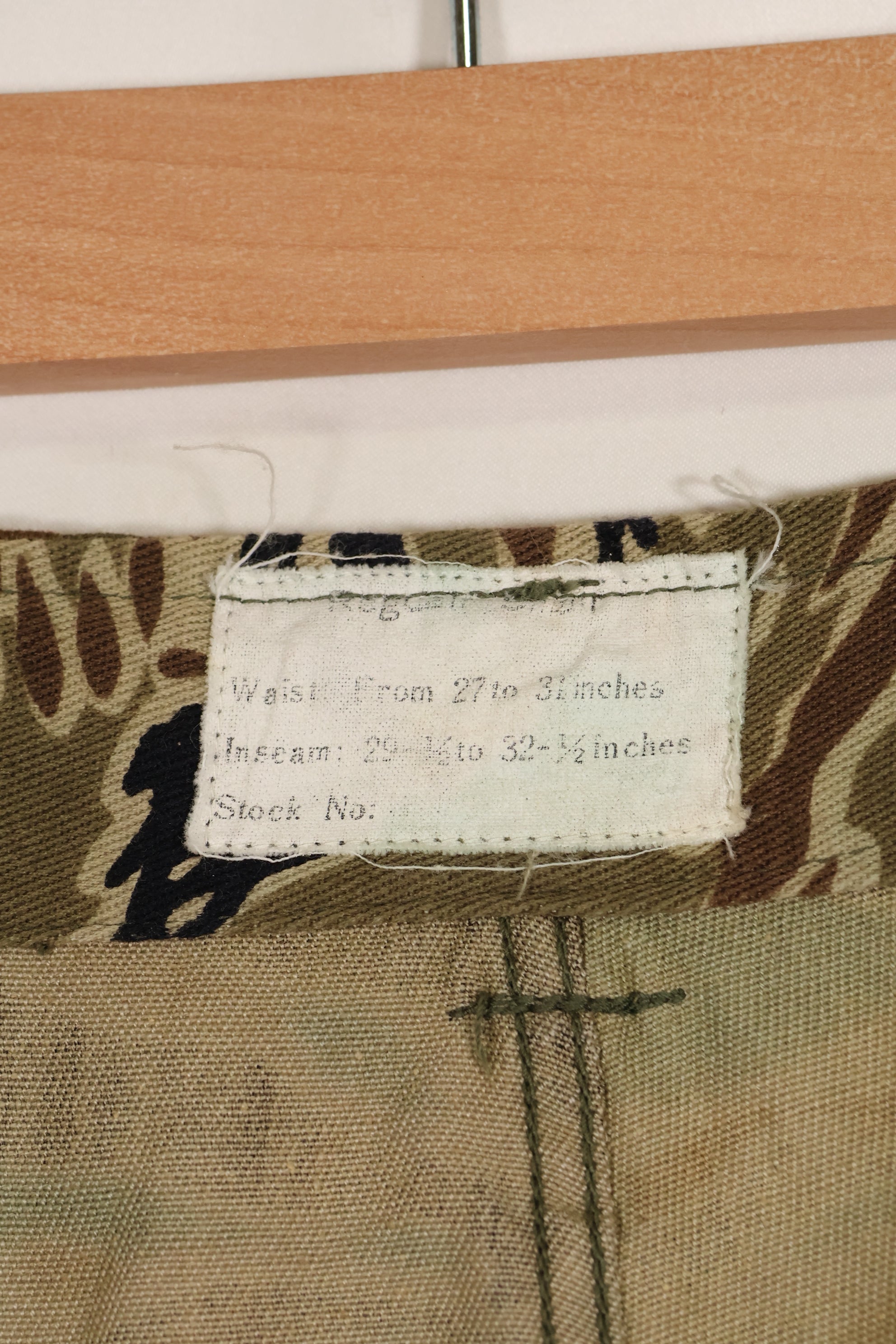 20 世纪 60 年代中期早期金色虎纹裤，S-R 码，美国剪裁，状况良好，二手。