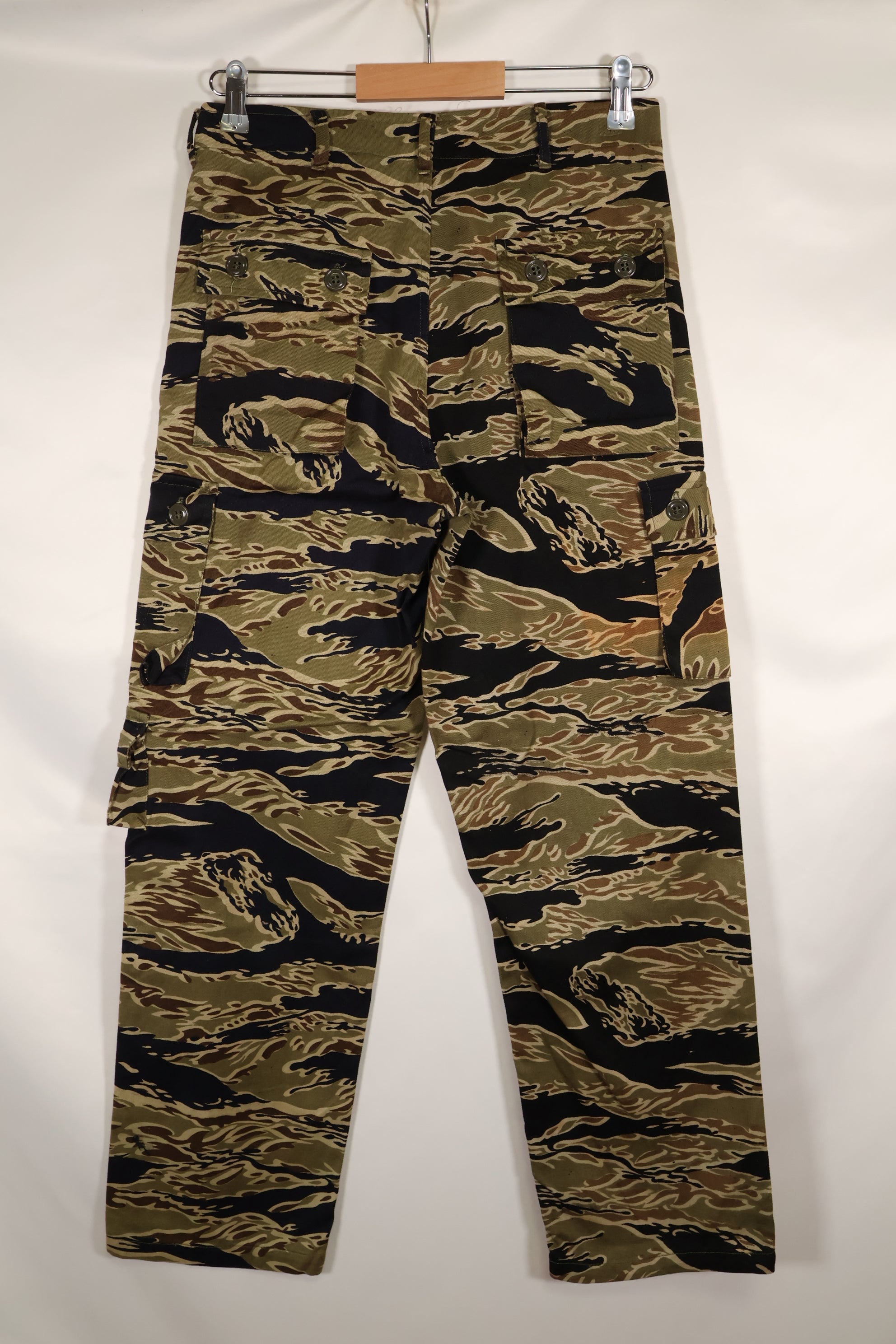 20 世纪 60 年代中期早期金色虎纹裤，S-R 码，美国剪裁，状况良好，二手。