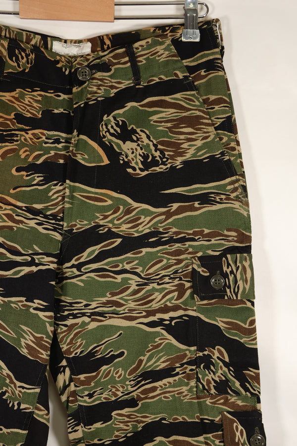 20 世纪 60 年代中期的早期金色虎纹长裤，S-R 码，美国剪裁。