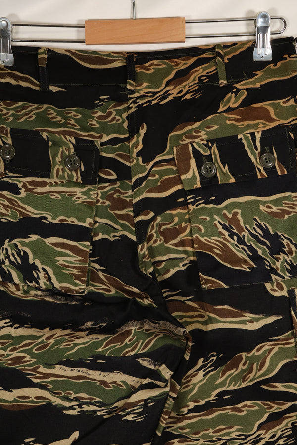 20 世纪 60 年代中期的早期金色虎纹长裤，S-R 码，美国剪裁。