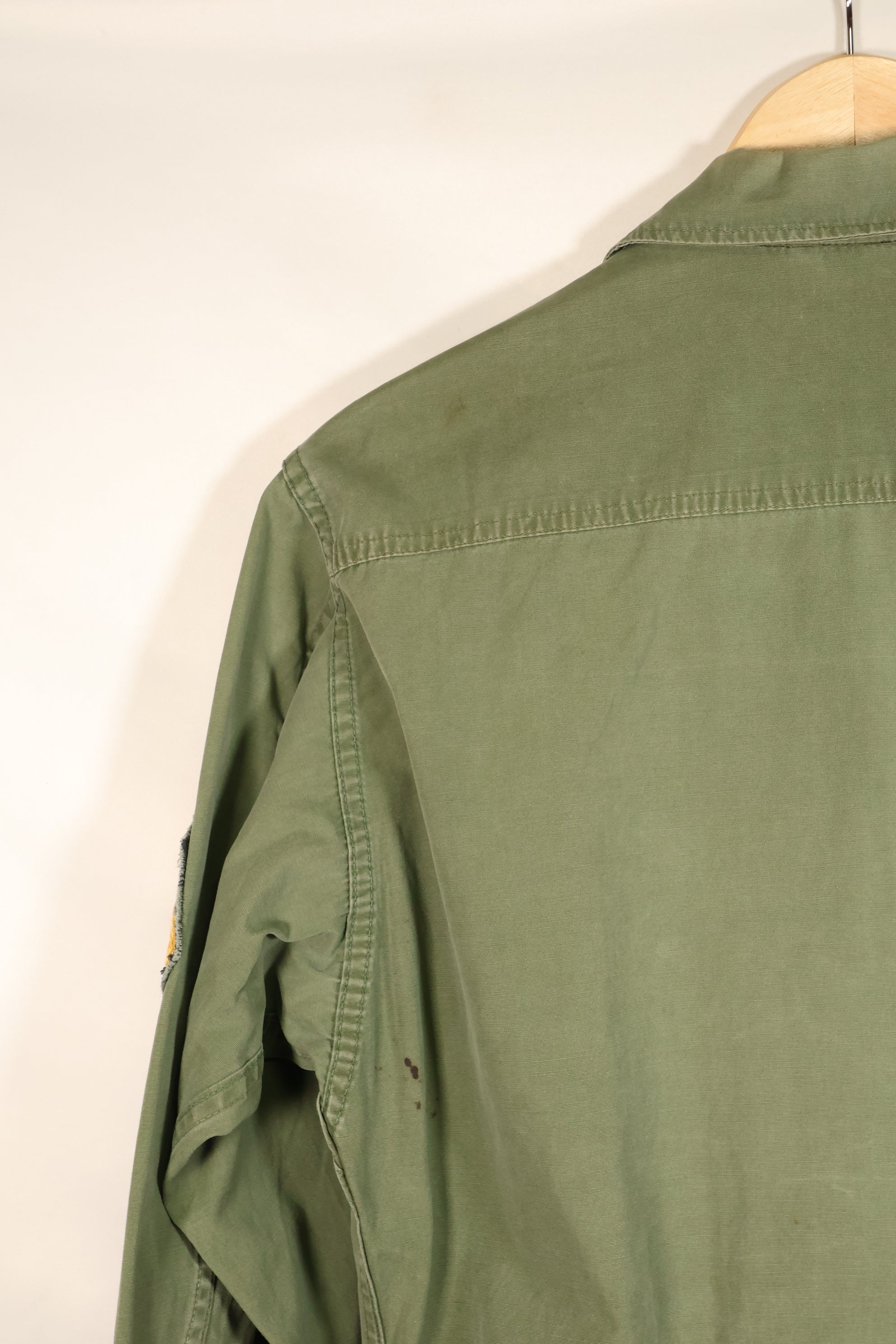 Estimated Contract Year: 1966–67 | S-R | 3rd Model Jungle Fatigue Jacket | Green Beret | Used