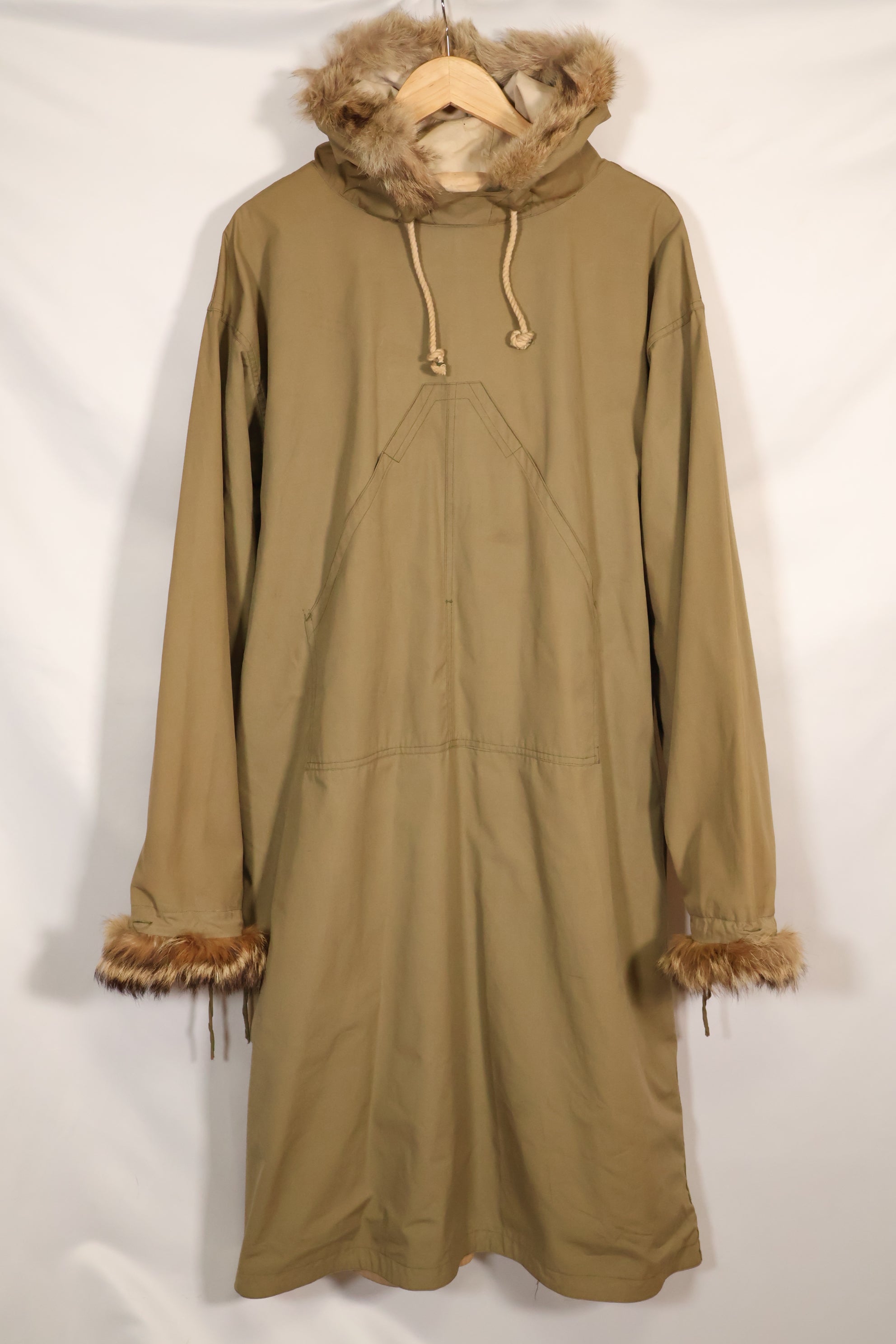 1940年代全新库存美军M1942雪地派克大衣，含原装尺码标签，未使用过