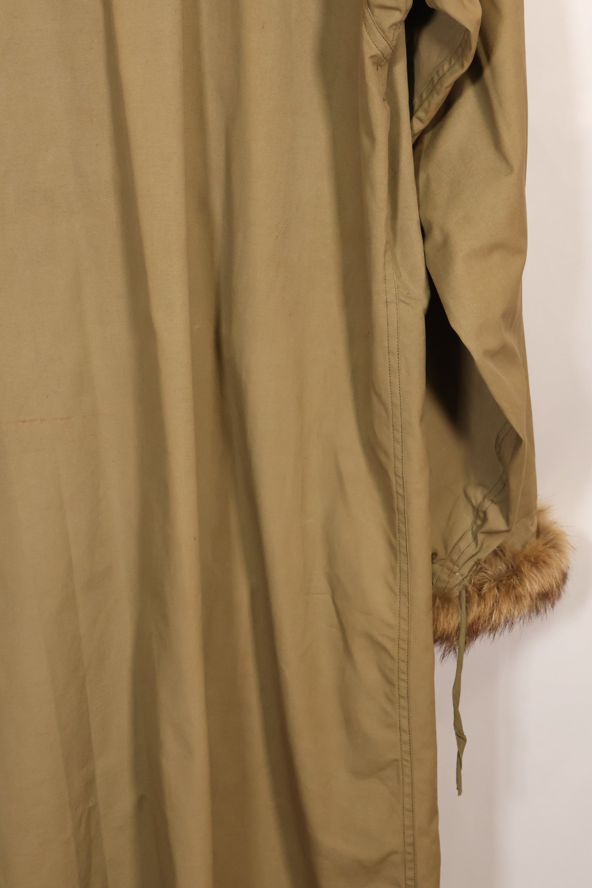 1940年代全新库存美军M1942雪地派克大衣，含原装尺码标签，未使用过