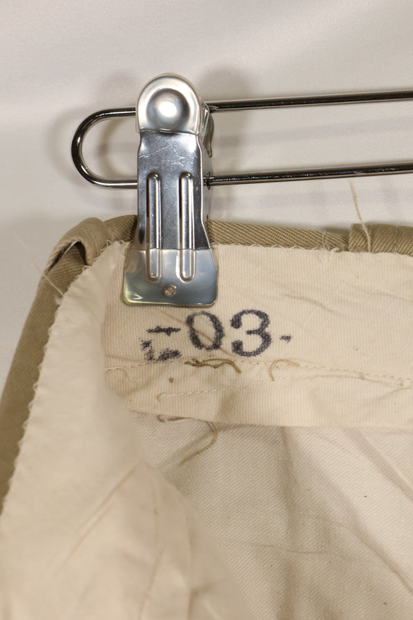 20 世纪 60 年代美国陆军卡其色长裤，C.