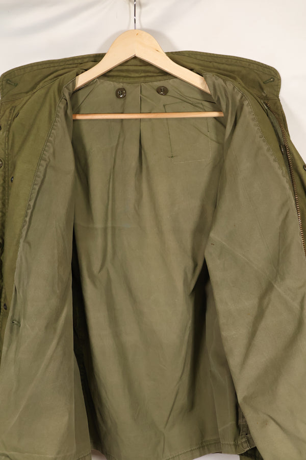 Early 1970's Estimated MEDIUM size 3rd Model M65 Field Jacket, size tag missing, used.