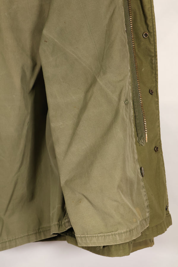 Early 1970's Estimated MEDIUM size 3rd Model M65 Field Jacket, size tag missing, used.