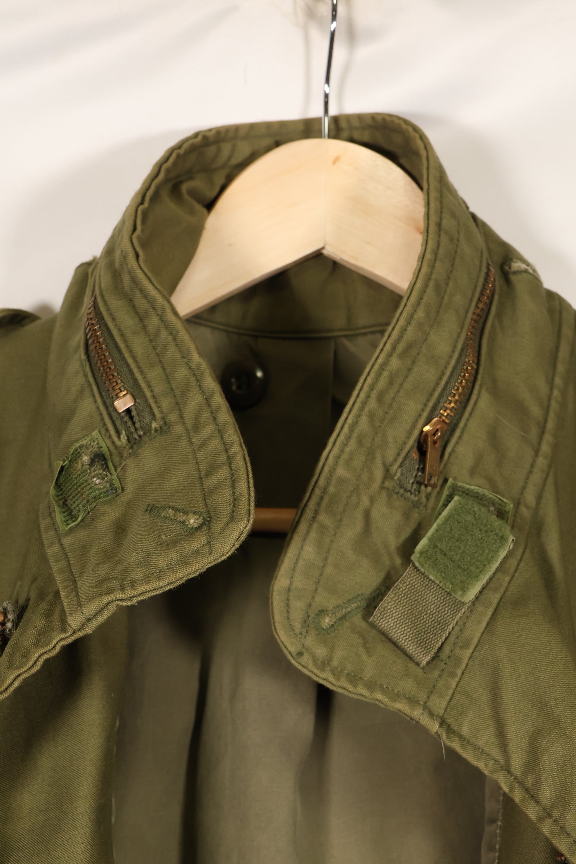 Early 1970's Estimated MEDIUM size 3rd Model M65 Field Jacket, size tag missing, used.