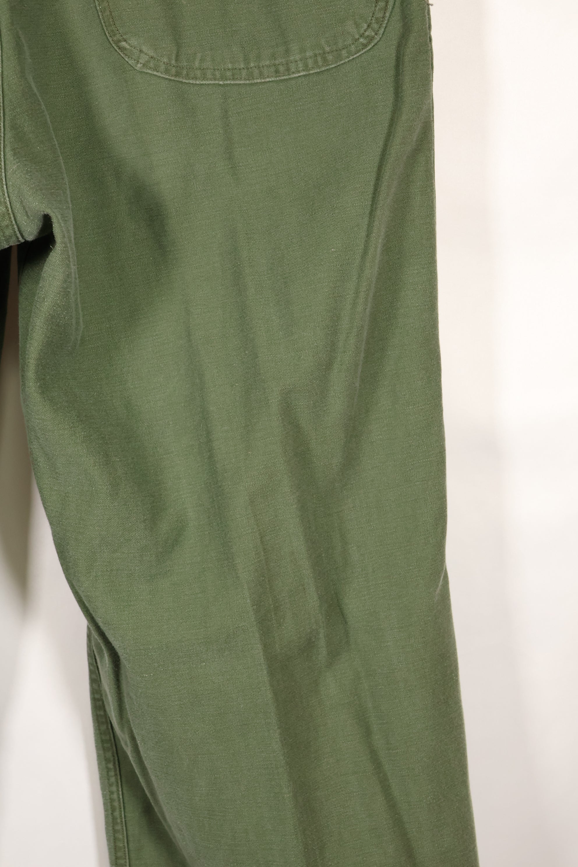 1950-60 年代，估计 34 条美国海军陆战队 P-56 实用长裤，褪色，使用过。