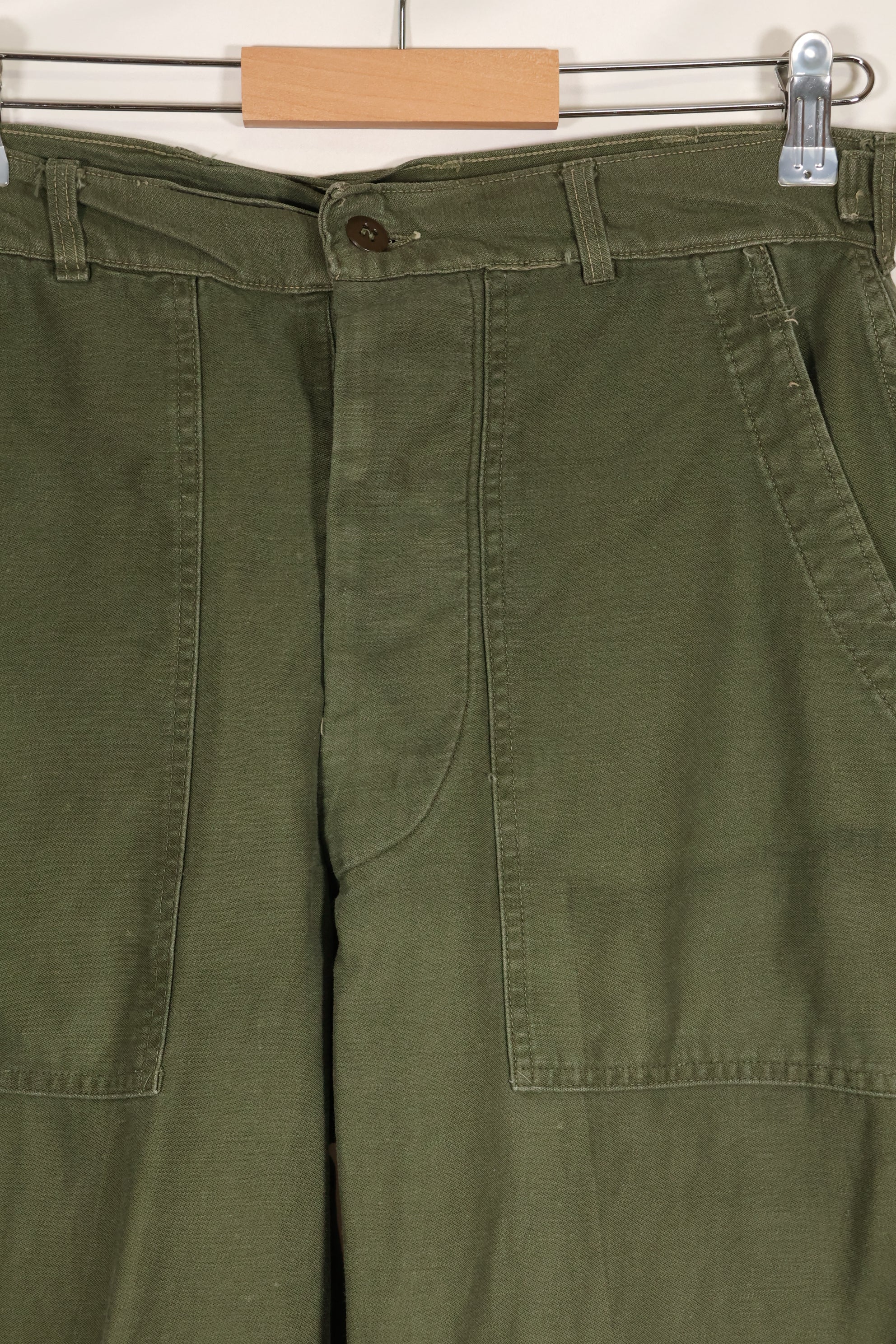 20 世纪 60 年代初，估计 34 OG-107 Utility trousers 贝克长裤，二手。