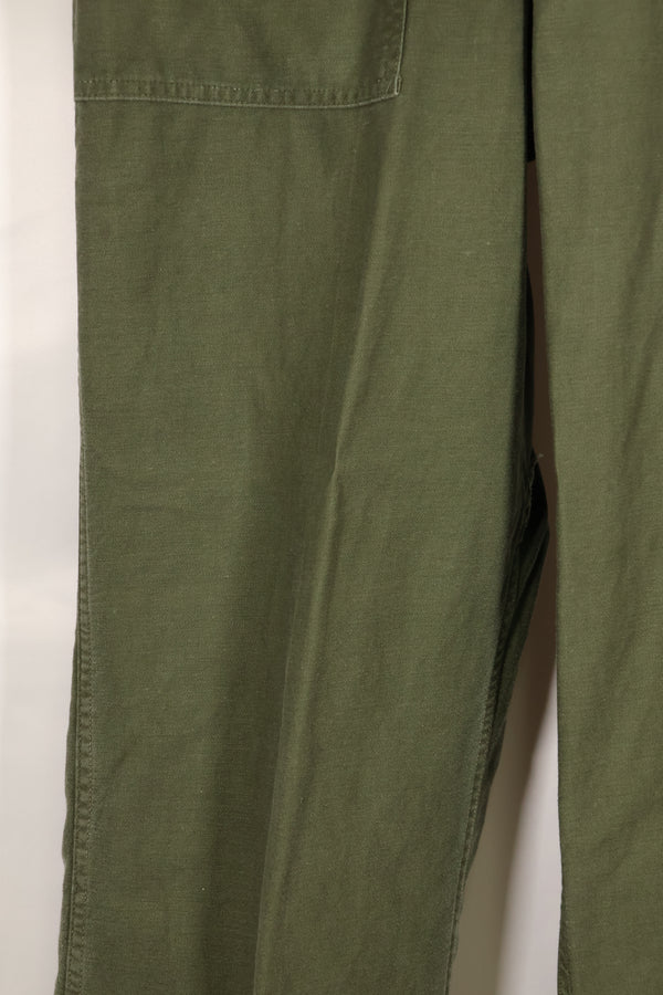 20 世纪 60 年代初，估计 34 OG-107 Utility trousers 贝克长裤，二手。