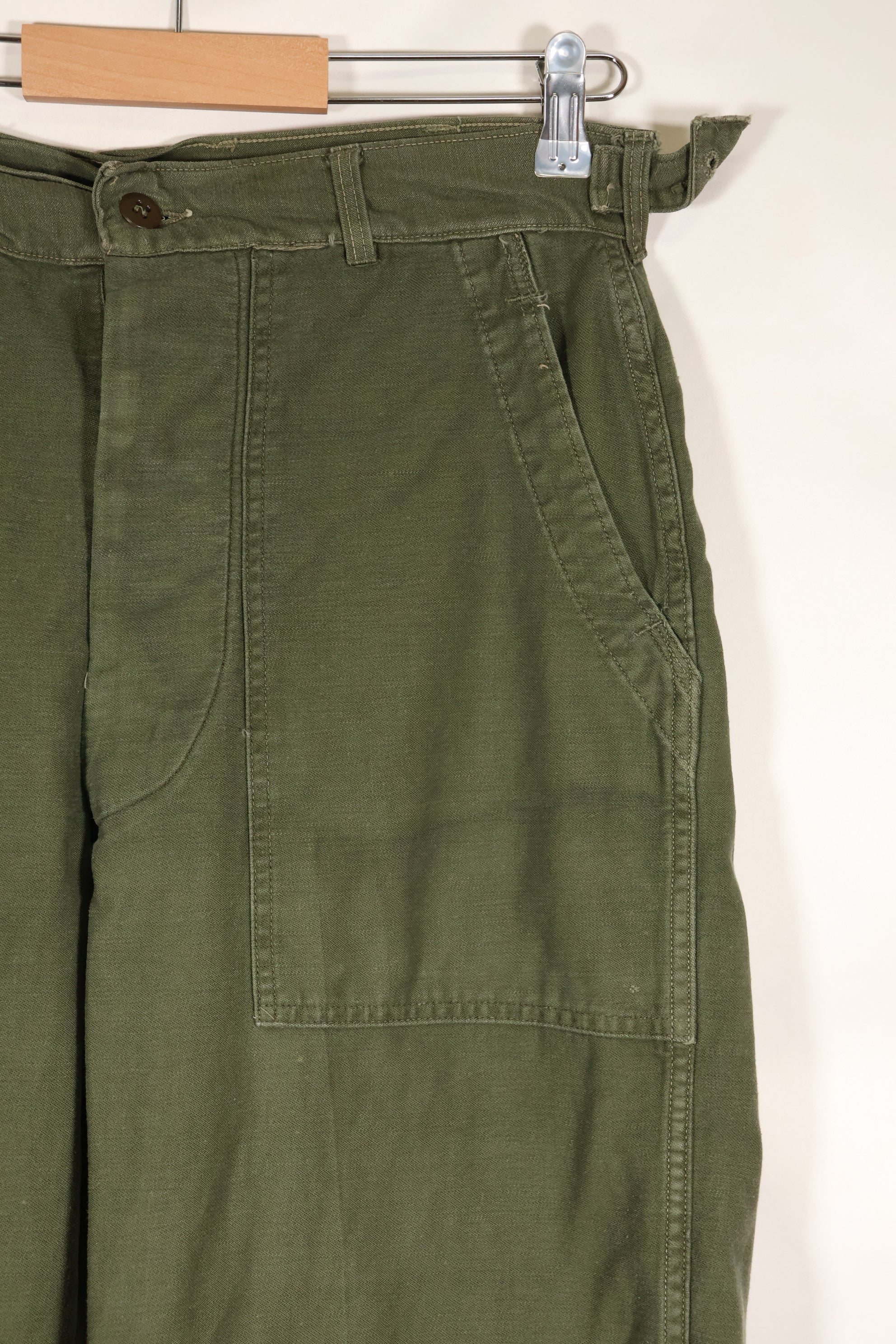20 世纪 60 年代初，估计 34 OG-107 Utility trousers 贝克长裤，二手。