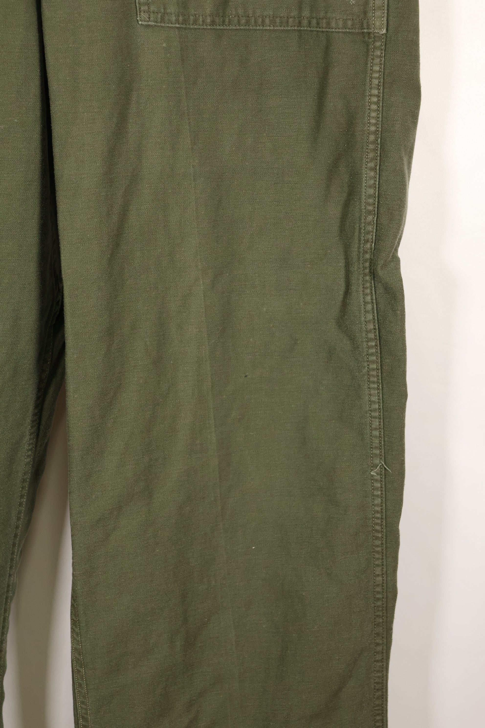 20 世纪 60 年代初，估计 34 OG-107 Utility trousers 贝克长裤，二手。