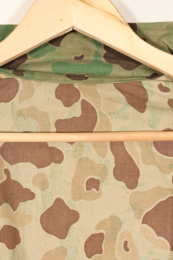 1940年代至1950年代初日本制造的蛙皮迷彩修身夹克，人字纹布面料，品相极佳，二手。