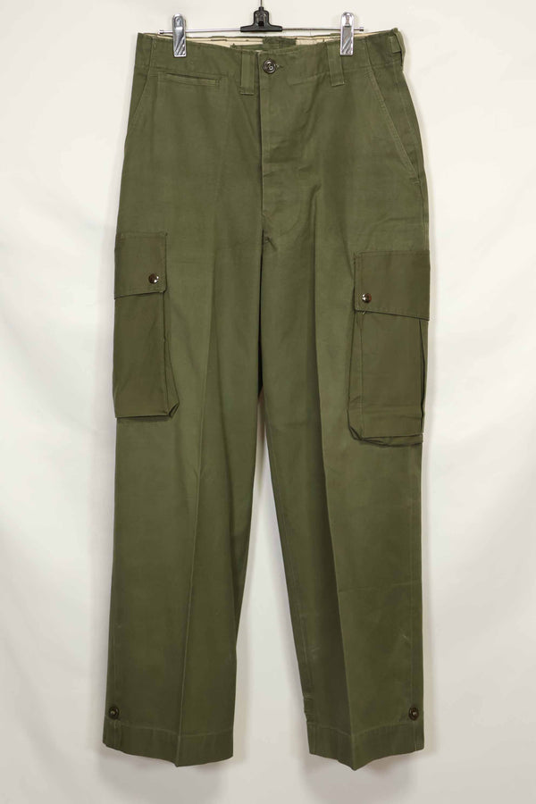 1940s-50s US Army M45 cotton field pants with modified cargo pockets, airborne use, used, B