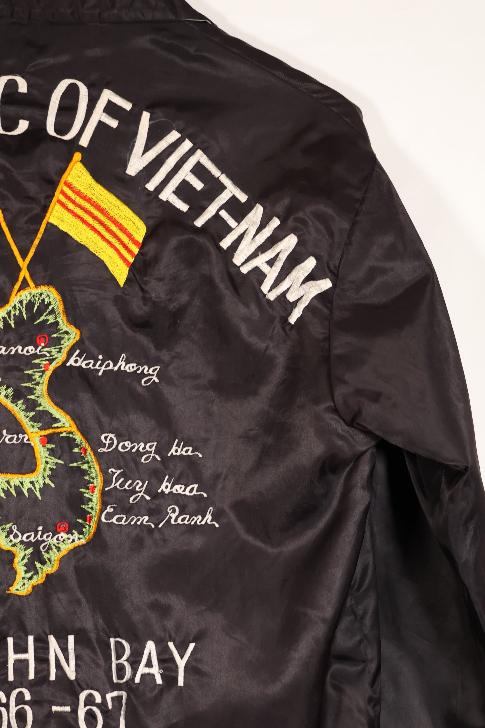 Real Vietnam War Tour Jacket CAM RAHN BAY 1966-67 with damaged zipper