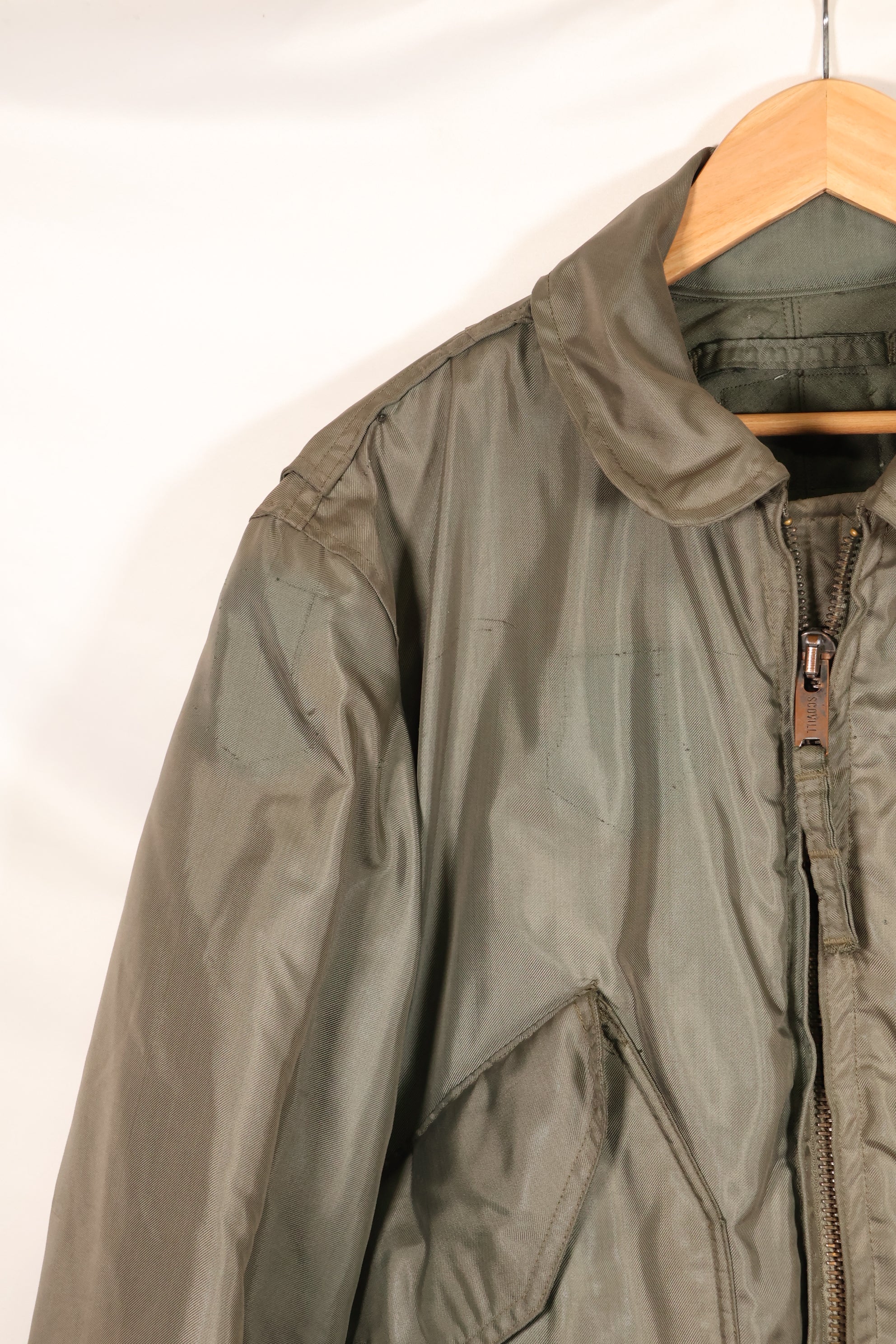 二手美国海军 CWU-45P 飞行夹克，中号，20 世纪 70 年代末