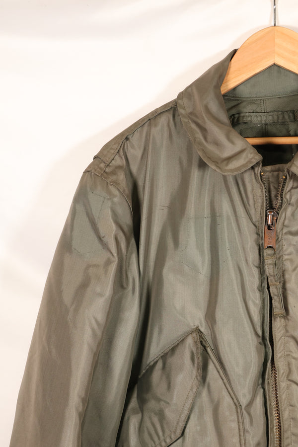 二手美国海军 CWU-45P 飞行夹克，中号，20 世纪 70 年代末