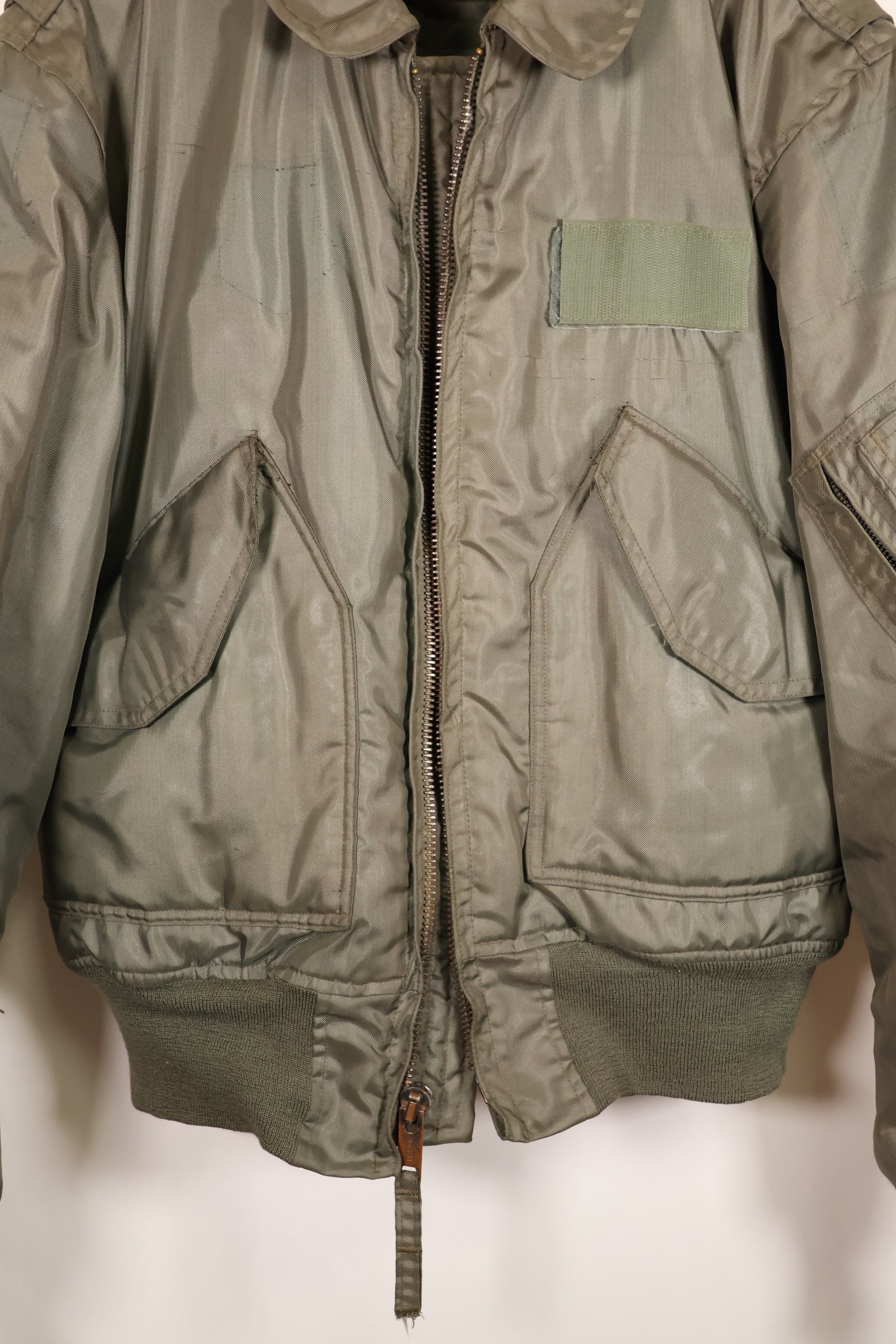 二手美国海军 CWU-45P 飞行夹克，中号，20 世纪 70 年代末