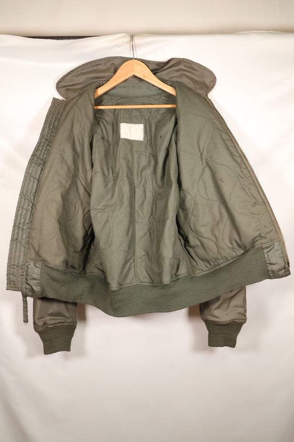 二手美国海军 CWU-45P 飞行夹克，中号，20 世纪 70 年代末