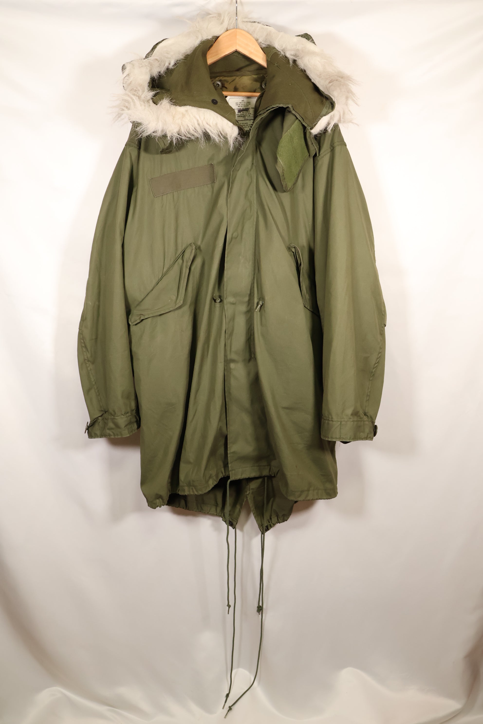 多个年龄段的批次 SMALL M65 field parka 鱼尾 parka，状况良好，使用过，B.