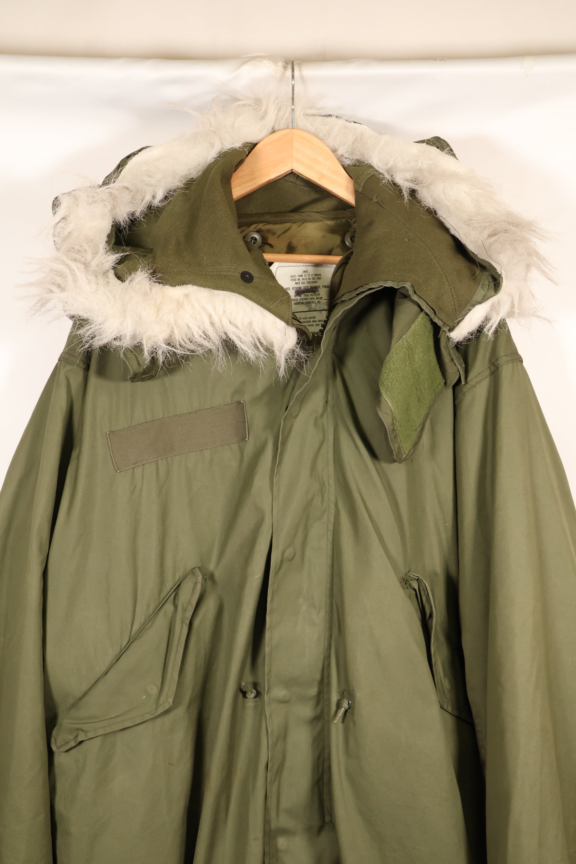 多个年龄段的批次 SMALL M65 field parka 鱼尾 parka，状况良好，使用过，B.