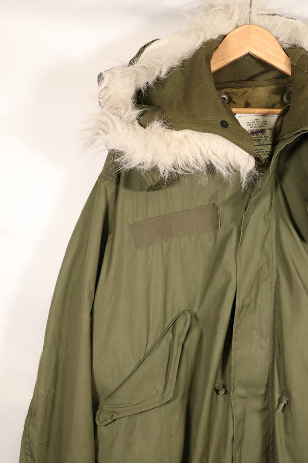 多个年龄段的批次 SMALL M65 field parka 鱼尾 parka，状况良好，使用过，B.
