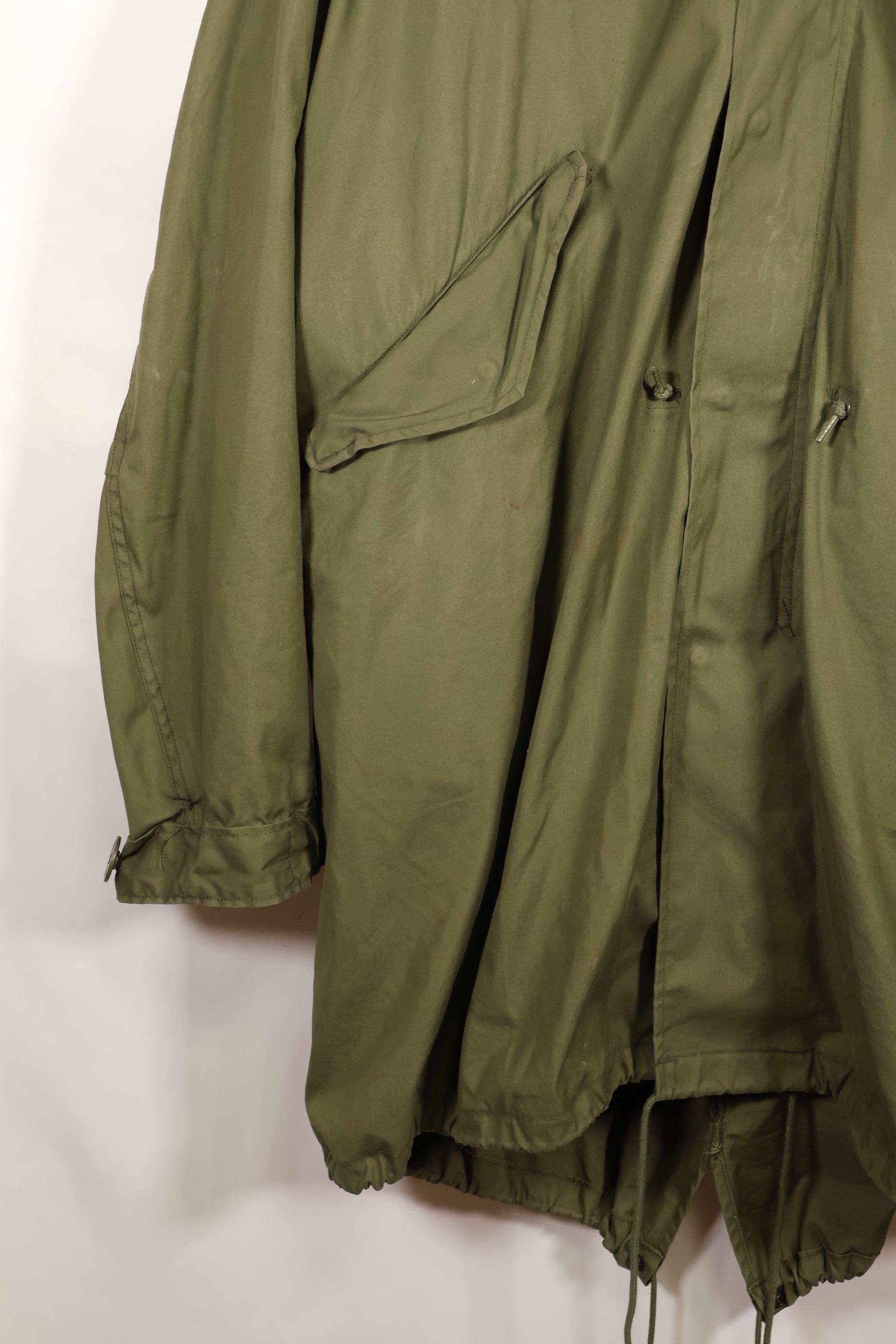 多个年龄段的批次 SMALL M65 field parka 鱼尾 parka，状况良好，使用过，B.