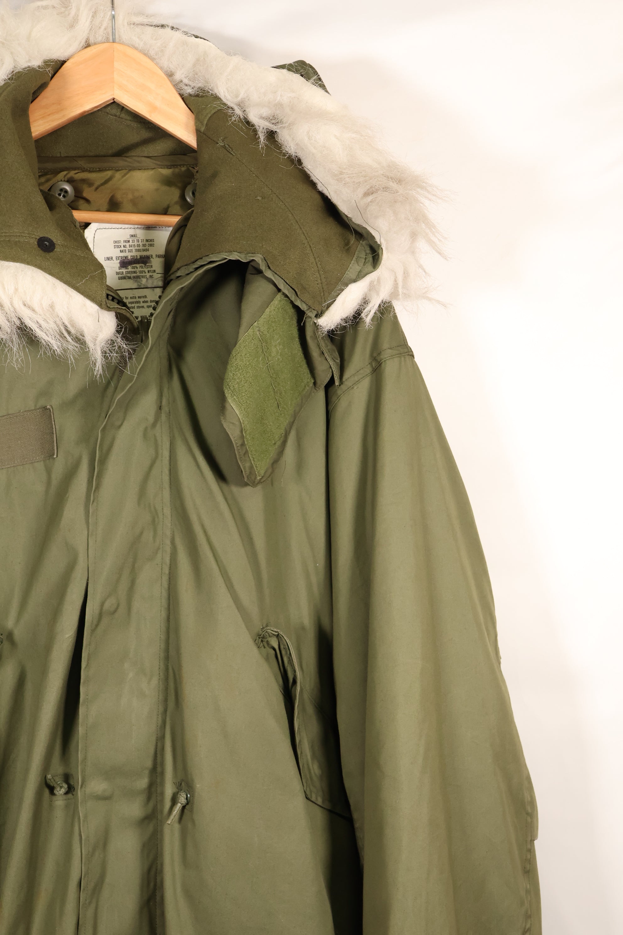 多个年龄段的批次 SMALL M65 field parka 鱼尾 parka，状况良好，使用过，B.