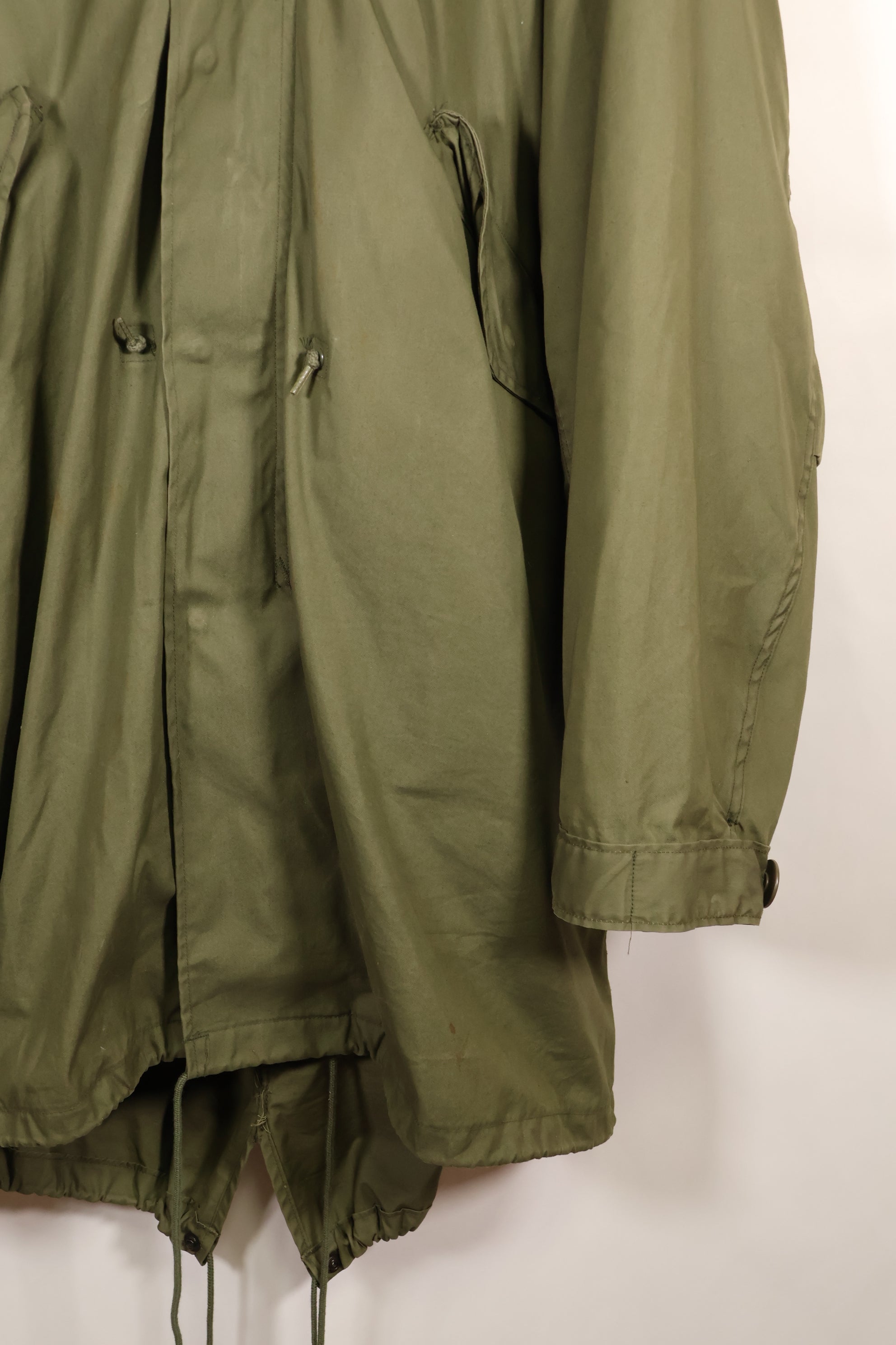 多个年龄段的批次 SMALL M65 field parka 鱼尾 parka，状况良好，使用过，B.