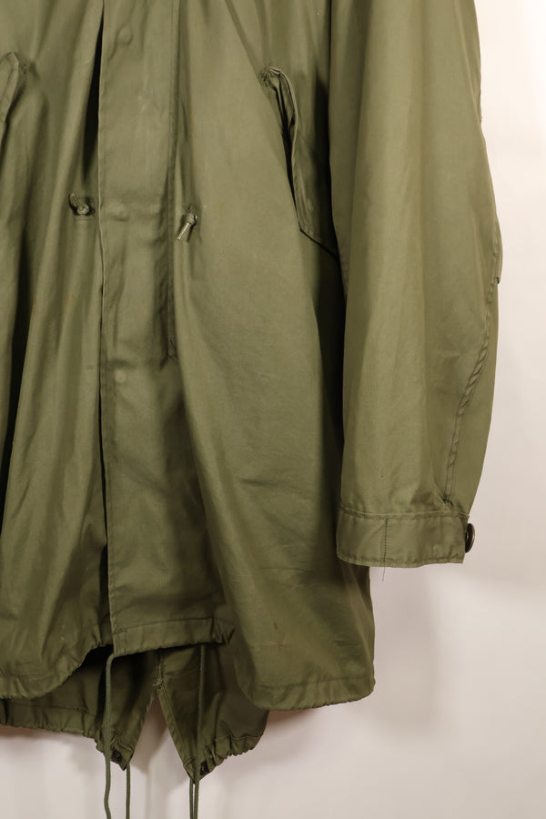 多个年龄段的批次 SMALL M65 field parka 鱼尾 parka，状况良好，使用过，B.