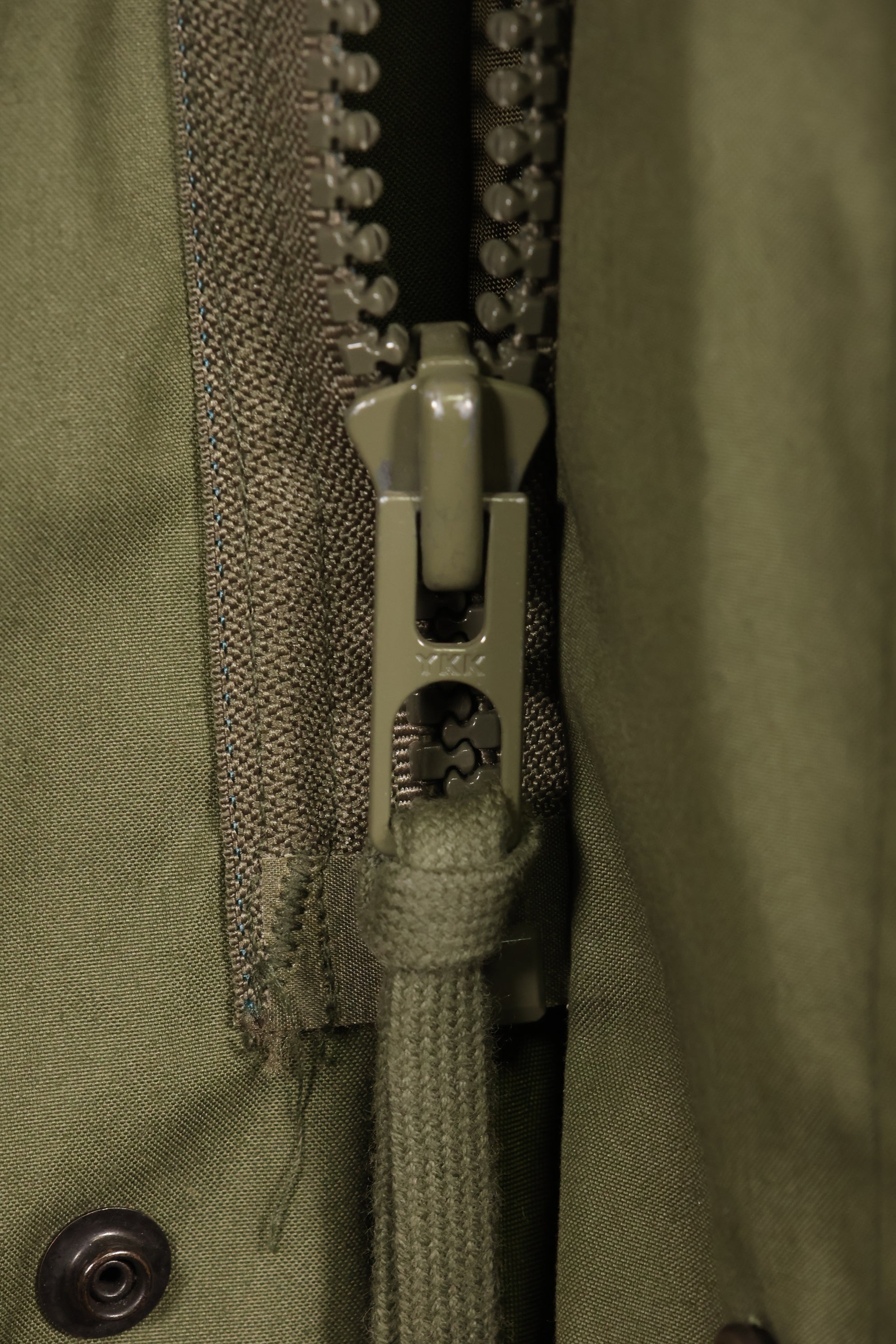 多个年龄段的批次 SMALL M65 field parka 鱼尾 parka，状况良好，使用过，B.