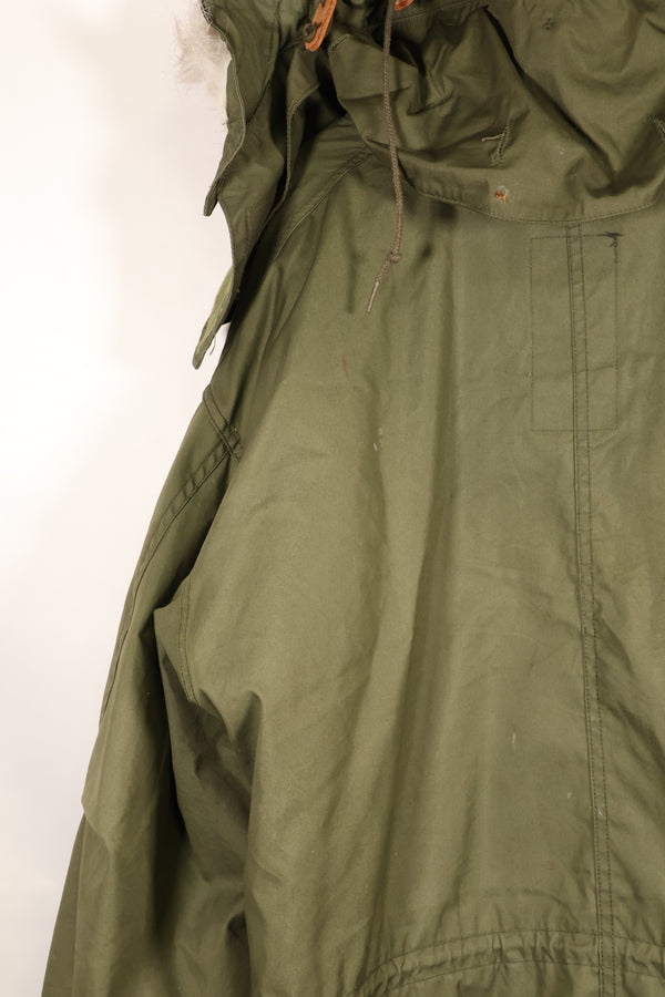 多个年龄段的批次 SMALL M65 field parka 鱼尾 parka，状况良好，使用过，B.