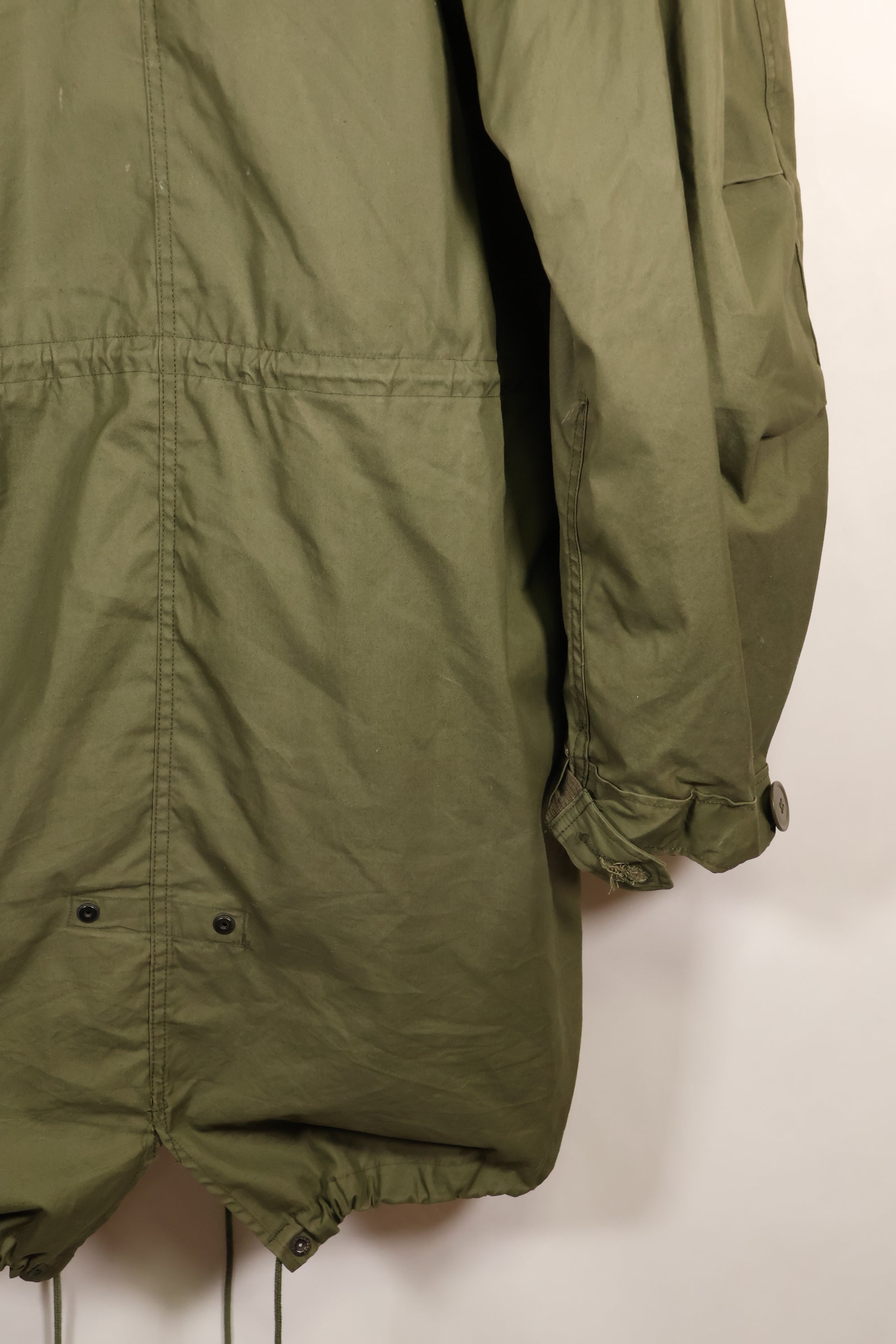 多个年龄段的批次 SMALL M65 field parka 鱼尾 parka，状况良好，使用过，B.