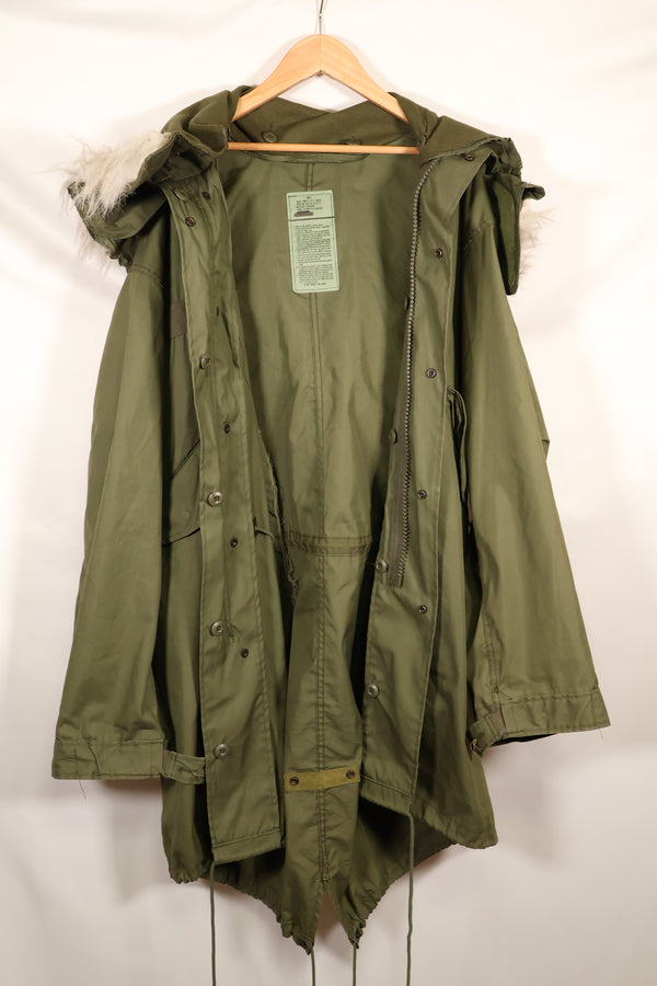 多个年龄段的批次 SMALL M65 field parka 鱼尾 parka，状况良好，使用过，B.