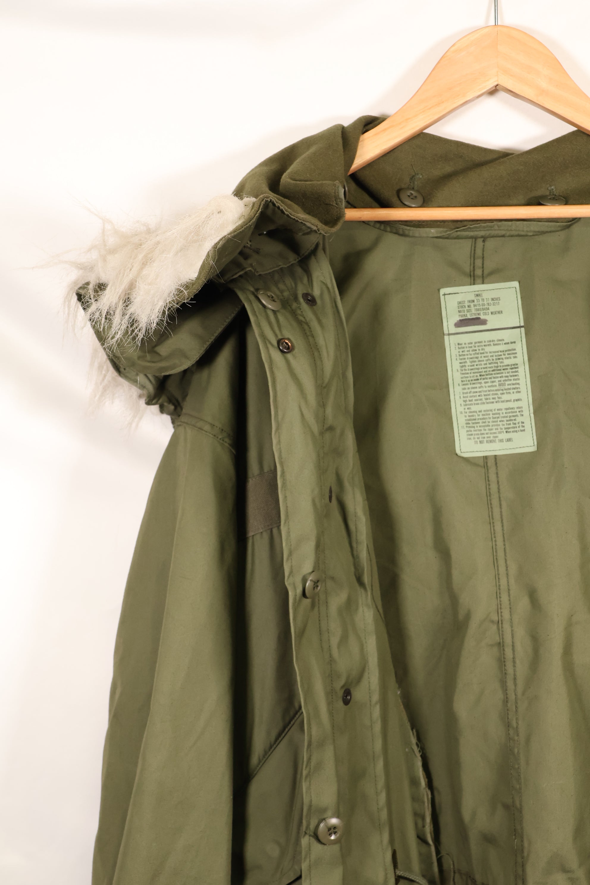 多个年龄段的批次 SMALL M65 field parka 鱼尾 parka，状况良好，使用过，B.