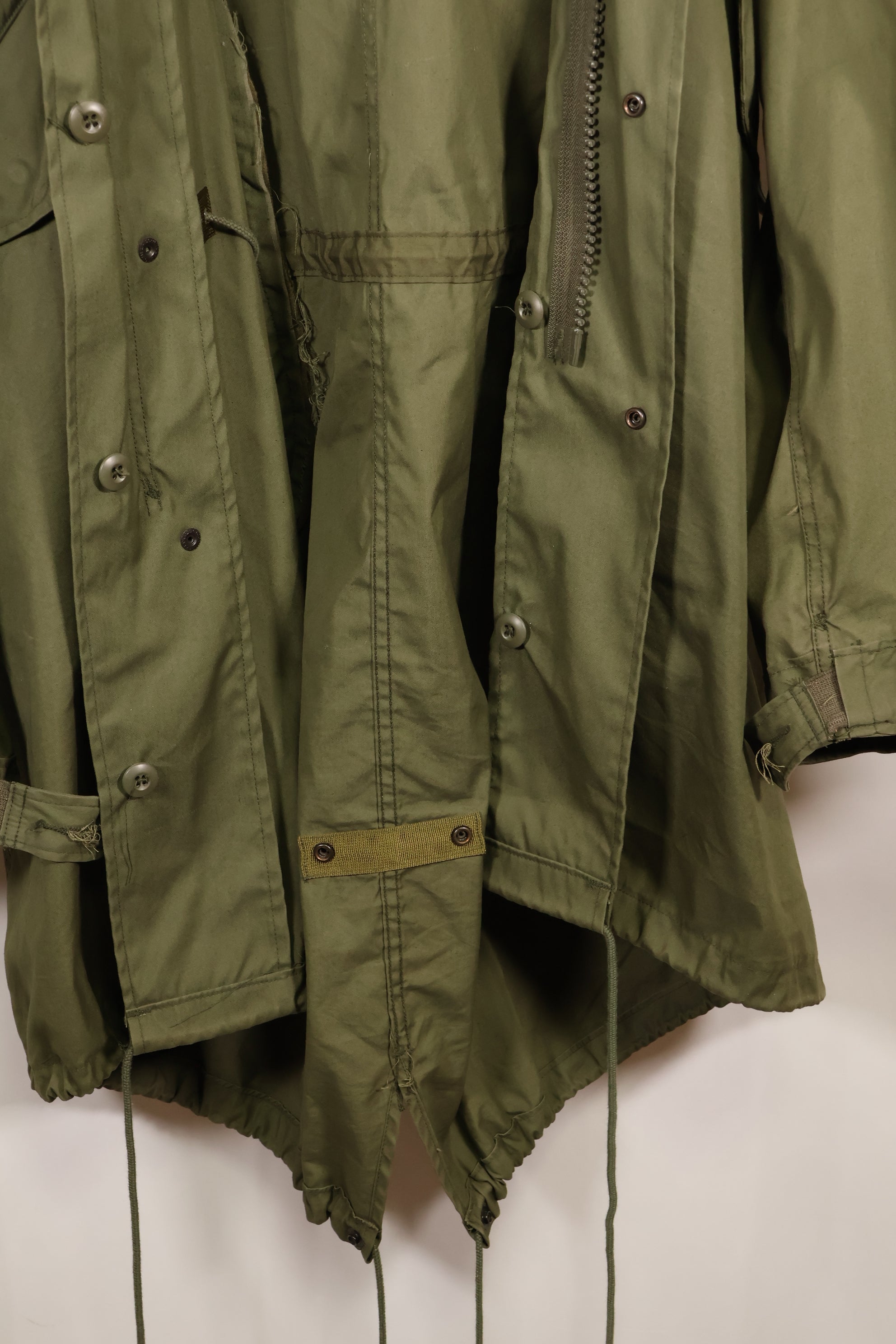 多个年龄段的批次 SMALL M65 field parka 鱼尾 parka，状况良好，使用过，B.