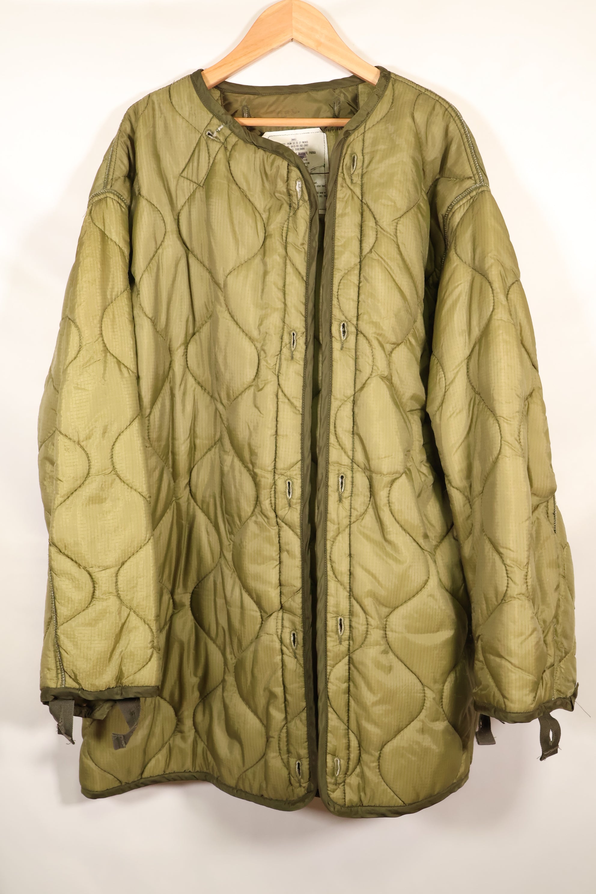 多个年龄段的批次 SMALL M65 field parka 鱼尾 parka，状况良好，使用过，B.