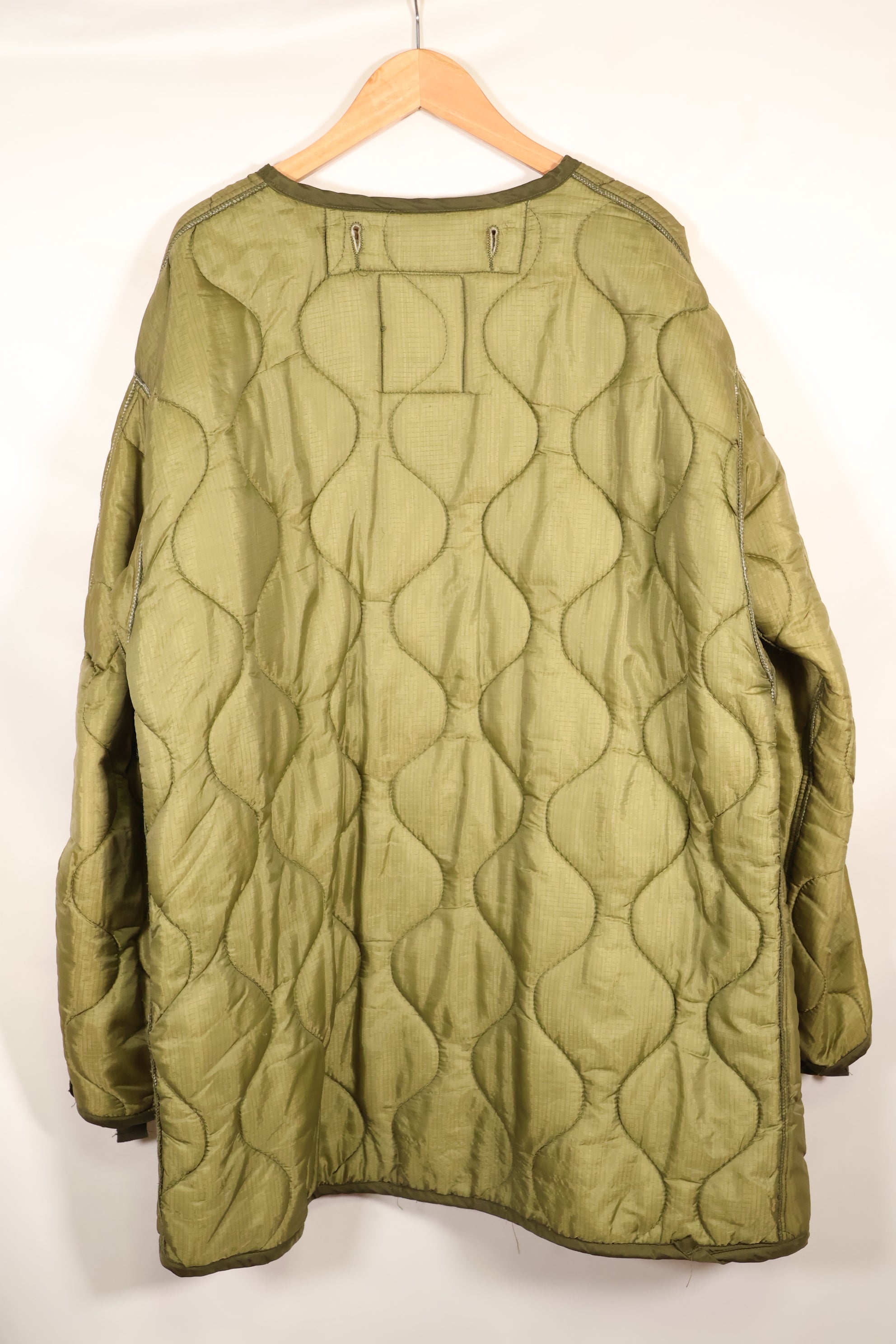 多个年龄段的批次 SMALL M65 field parka 鱼尾 parka，状况良好，使用过，B.